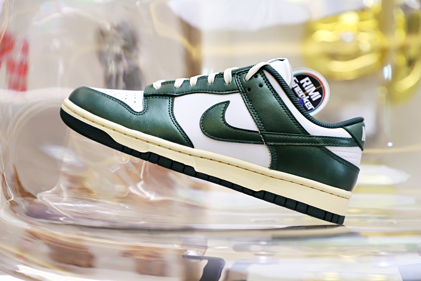 NIKE WMNS DUNK LOW 