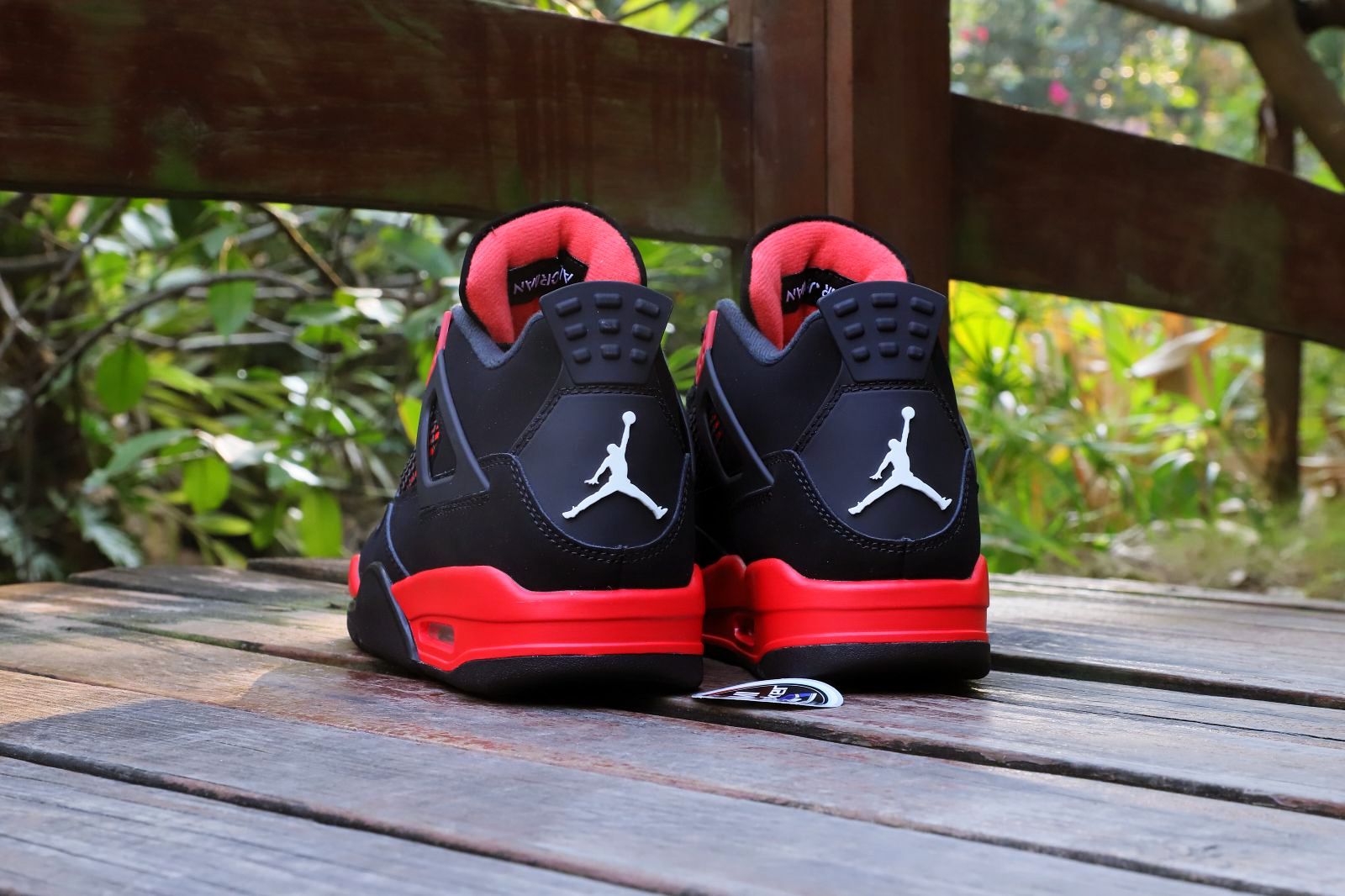 AIR JORDAN 4 RETRO 