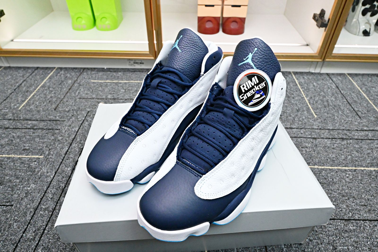 AIR JORDAN 13 RETRO WHITE OBSIDIAN POWDER BLUE 414571-144