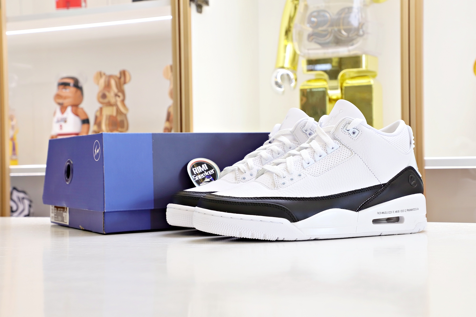 FRAGMENT DESIGN X AIR JORDAN 3 RETRO SP 