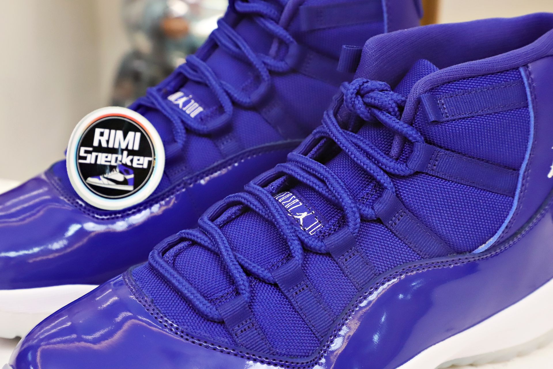 AIR JORDAN 11 ROYAL BLUE