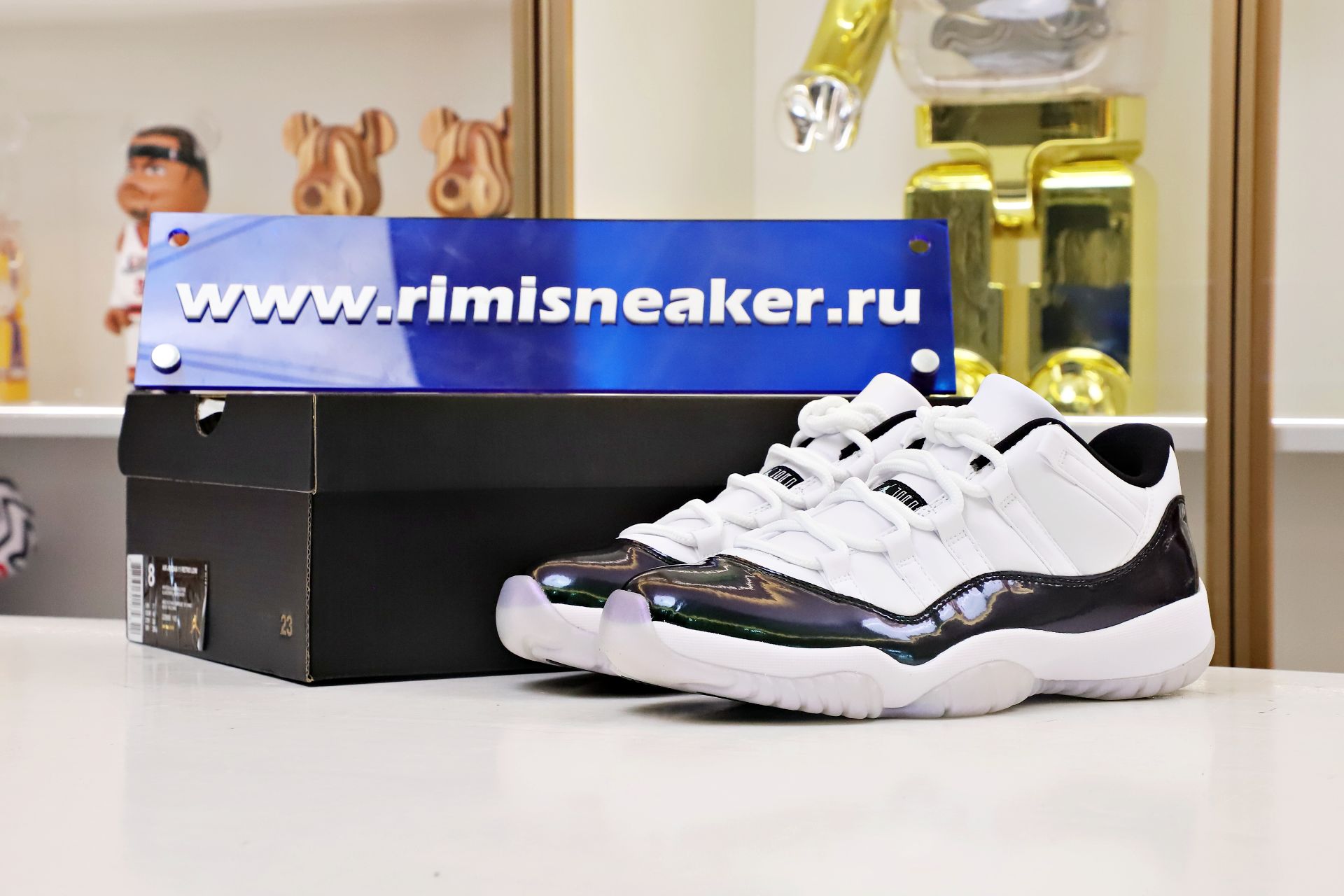 AIR JORDAN 11 LOW EMERALD EASTER