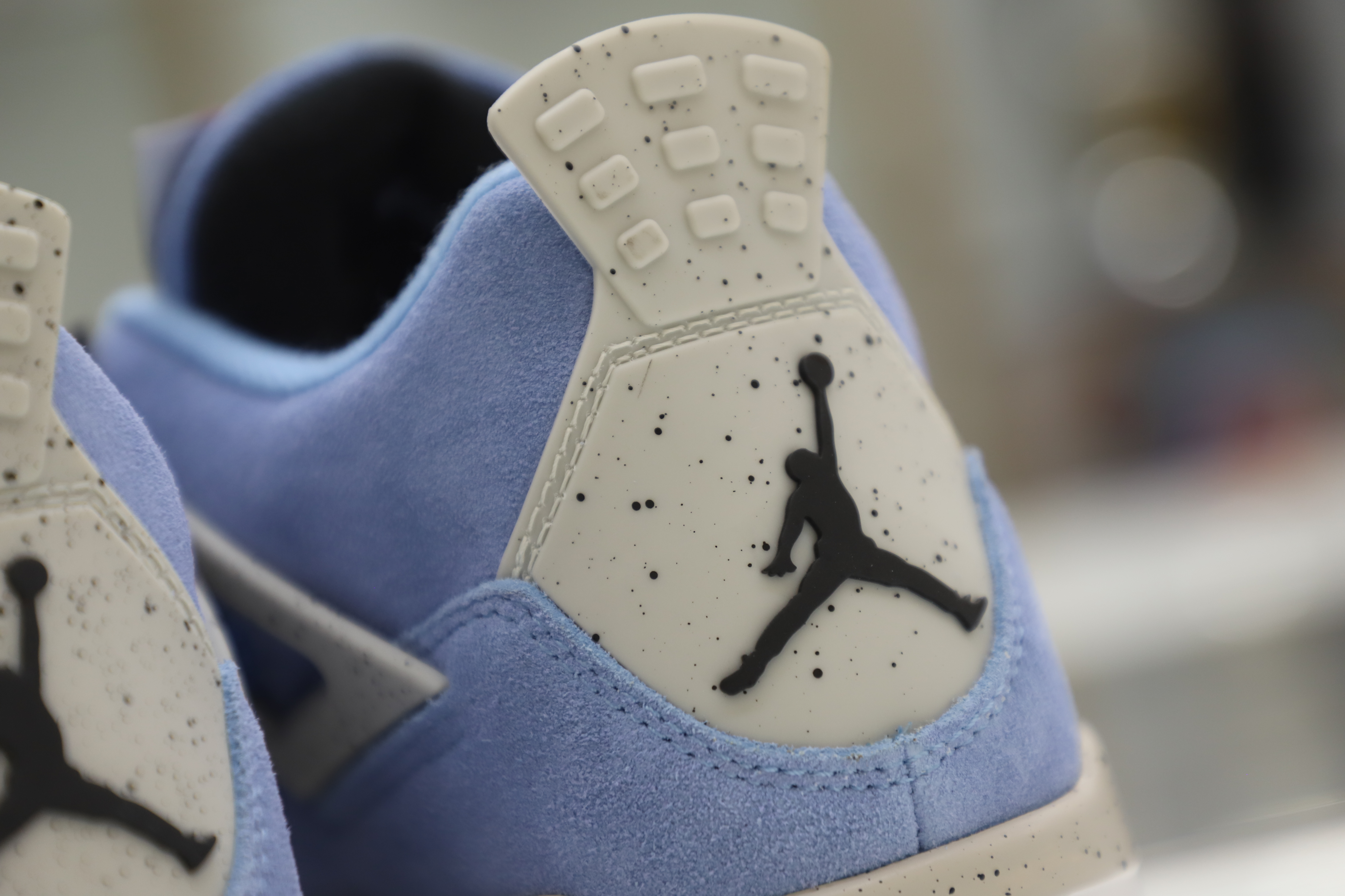 AIR JORDAN 4 UNIVERSITY BLUE