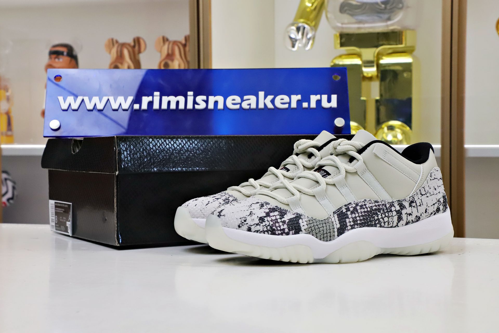 AIR JORDAN 11 LOW SNAKESKIN LIGHT BONE