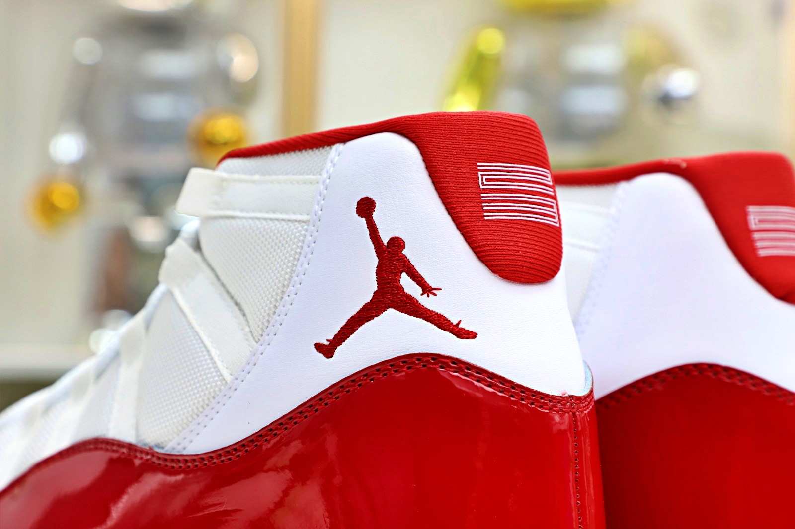 AIR JORDAN 11 "CHERRY" CT8012