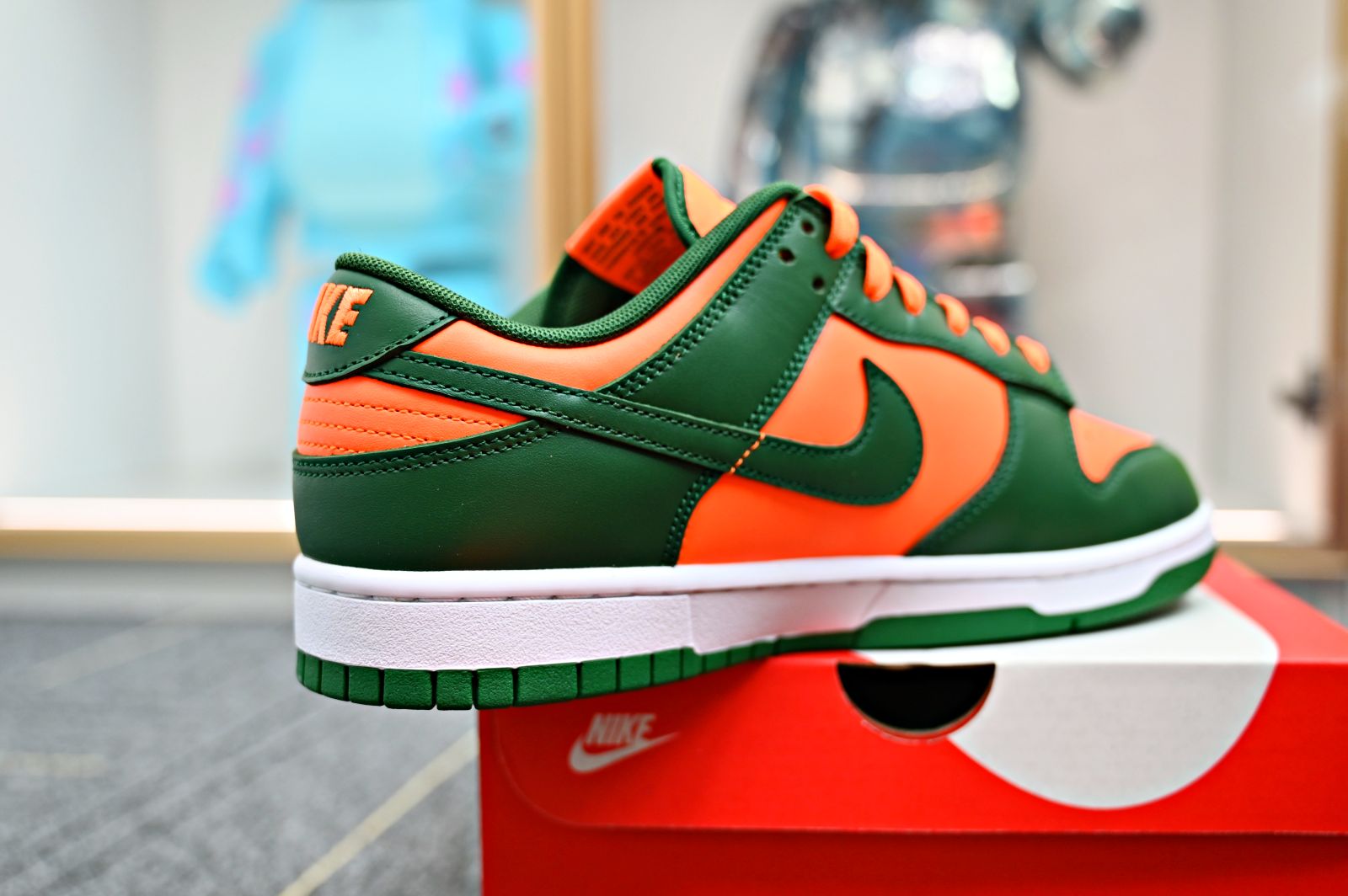 NIKE DUNK RETRO MINAMI HURRICANES