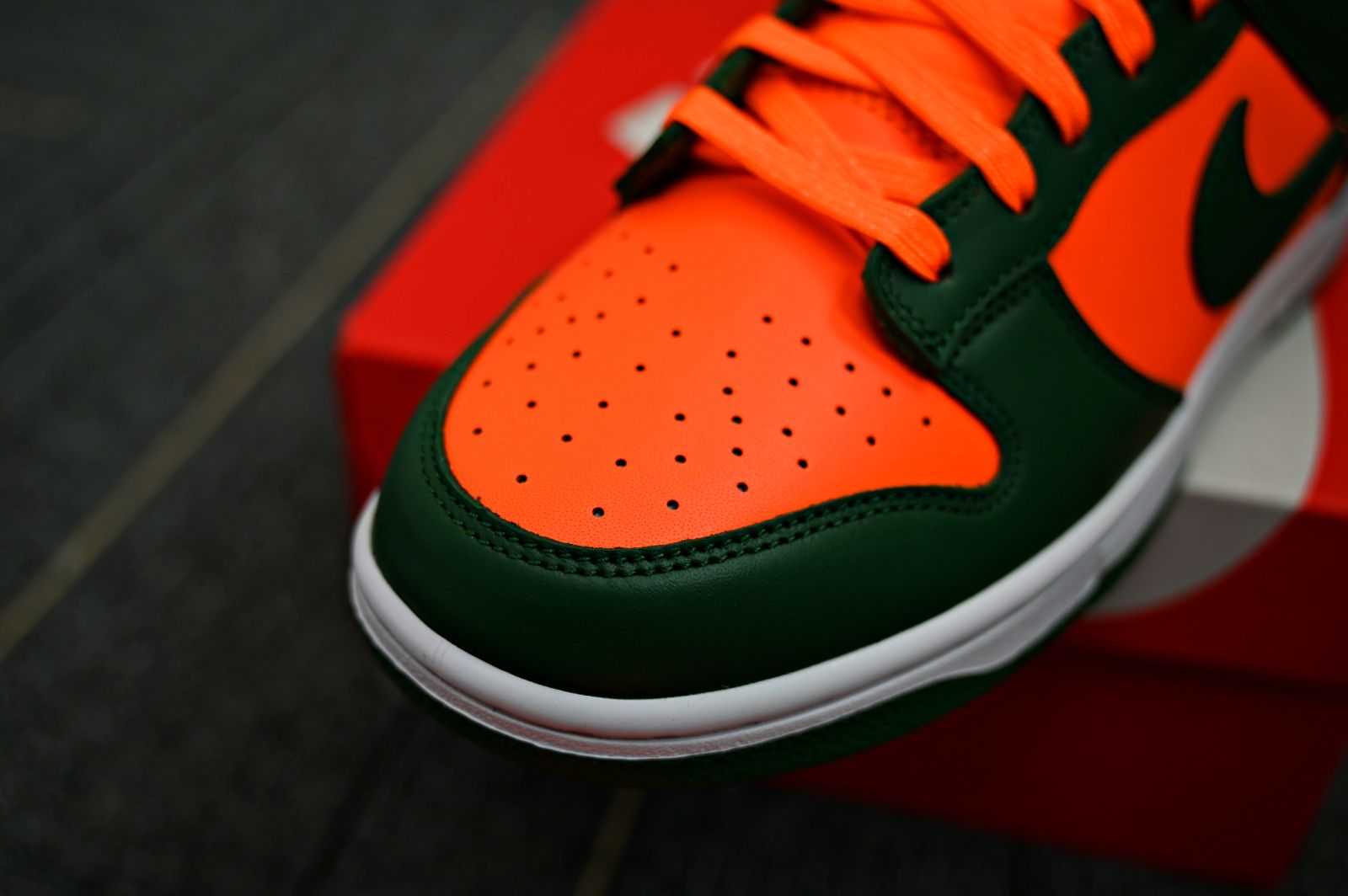 NIKE DUNK RETRO MINAMI HURRICANES