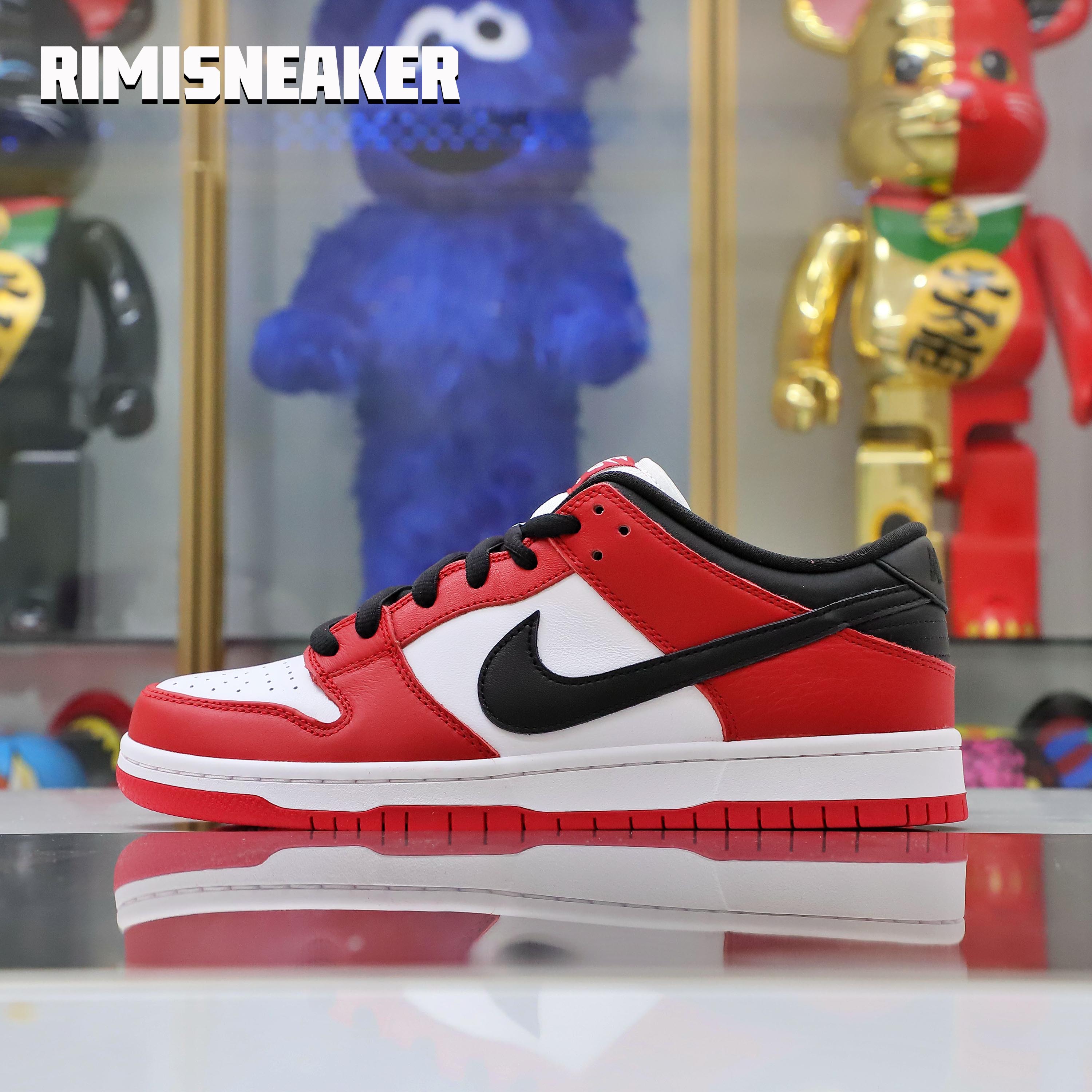 NIKE SB DUNK LOW “CHICAGO”