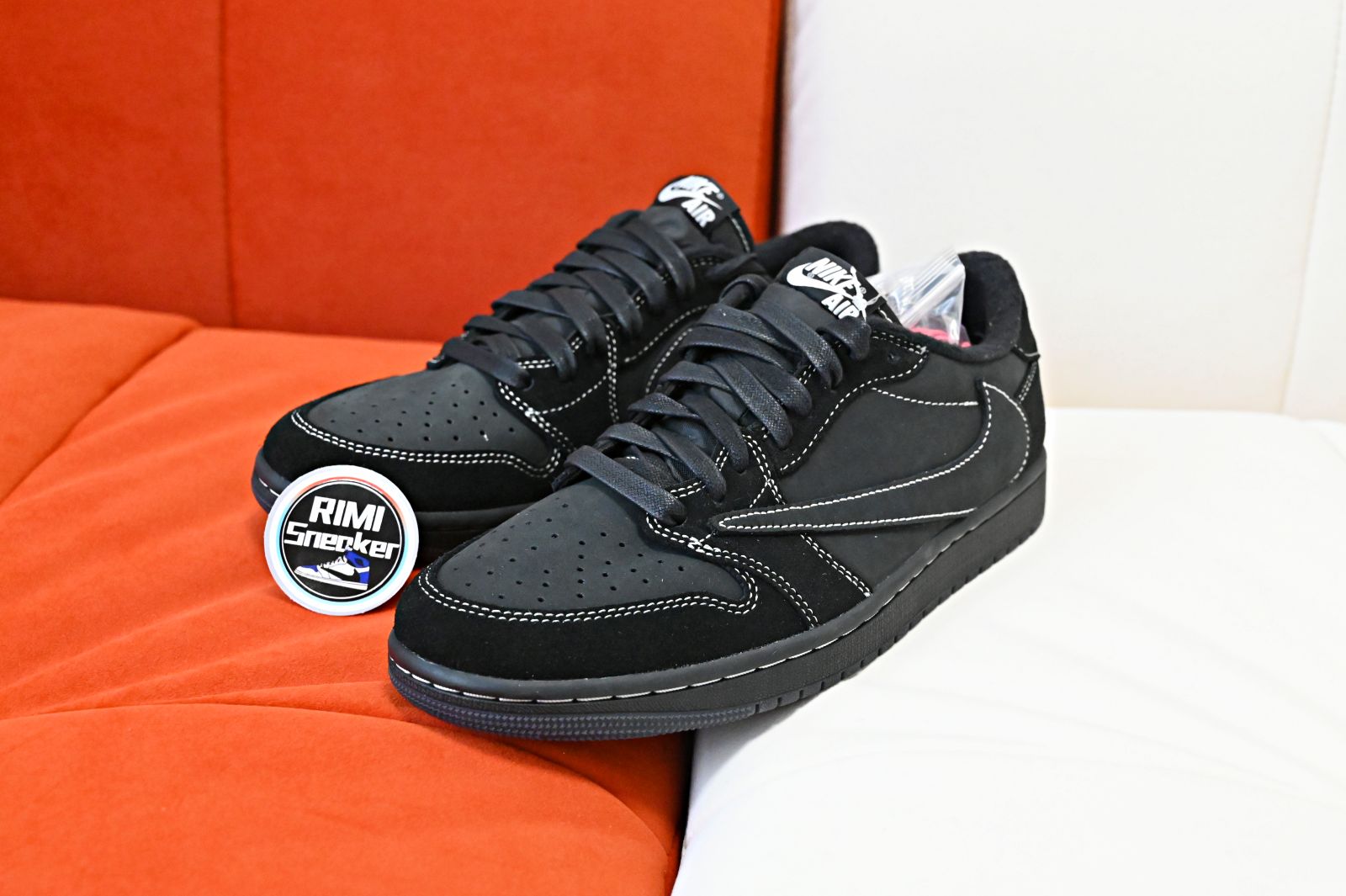 TRAVIS SCOTT X NIKE AIR JORDAN 1 LOW OG “BLACK/PHANTOM”