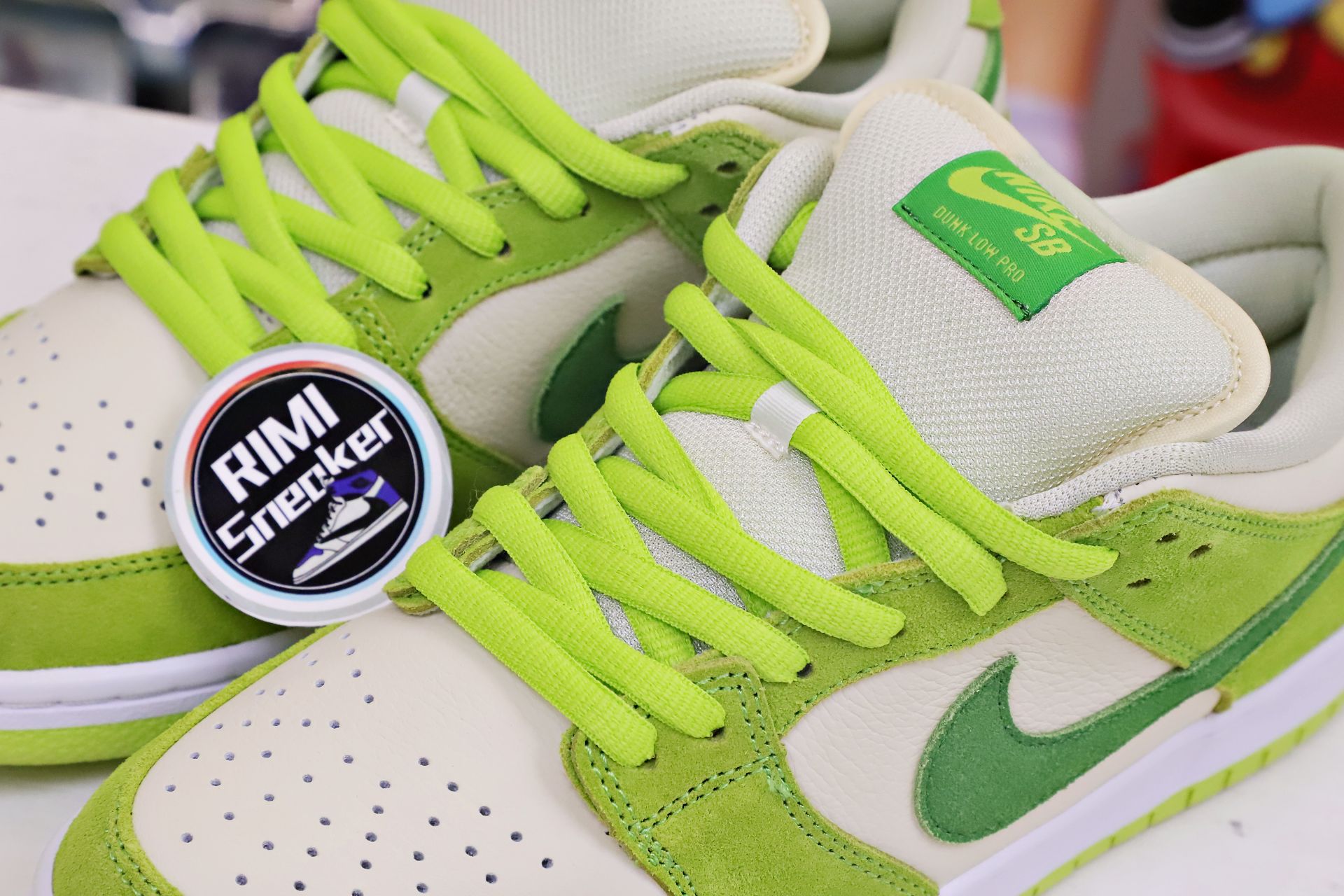 NIKE SB DUNK LOW GREEN APPLE 2022