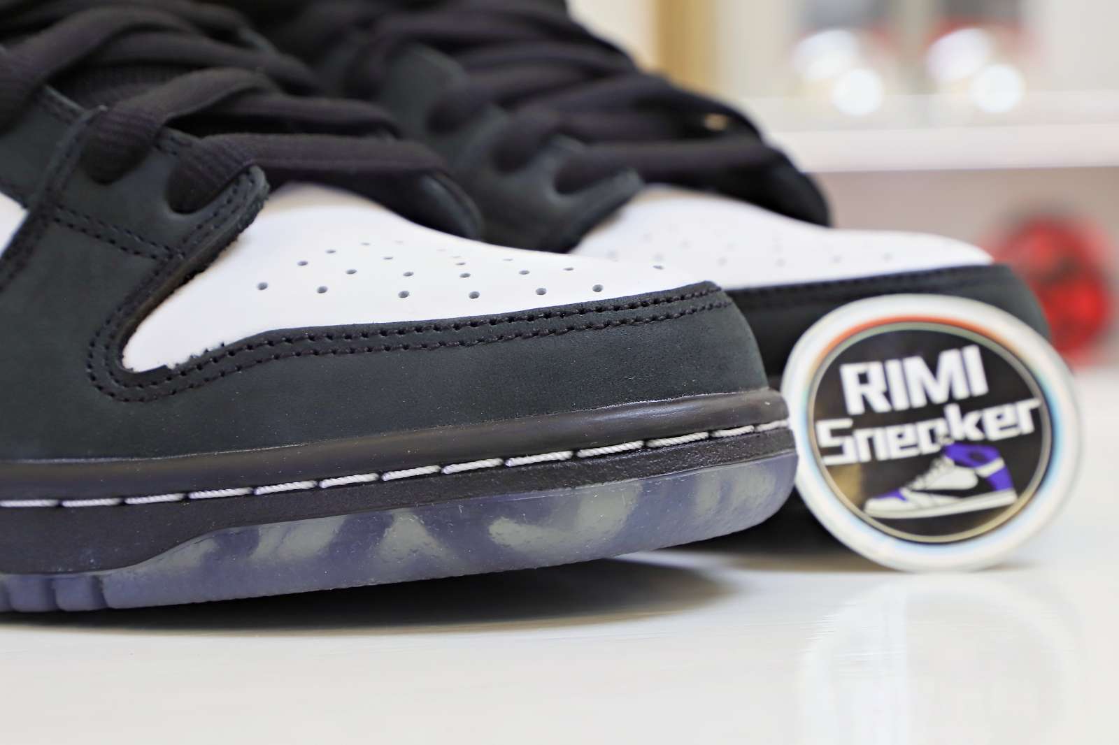 NIKE SB DUNK LOW STAPLE PANDA PIGEON (REGULAR BOX)