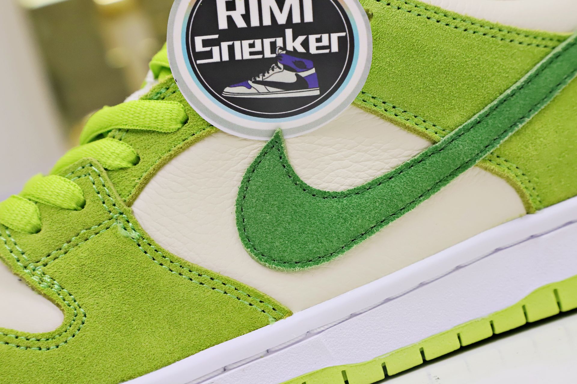 NIKE SB DUNK LOW GREEN APPLE 2022