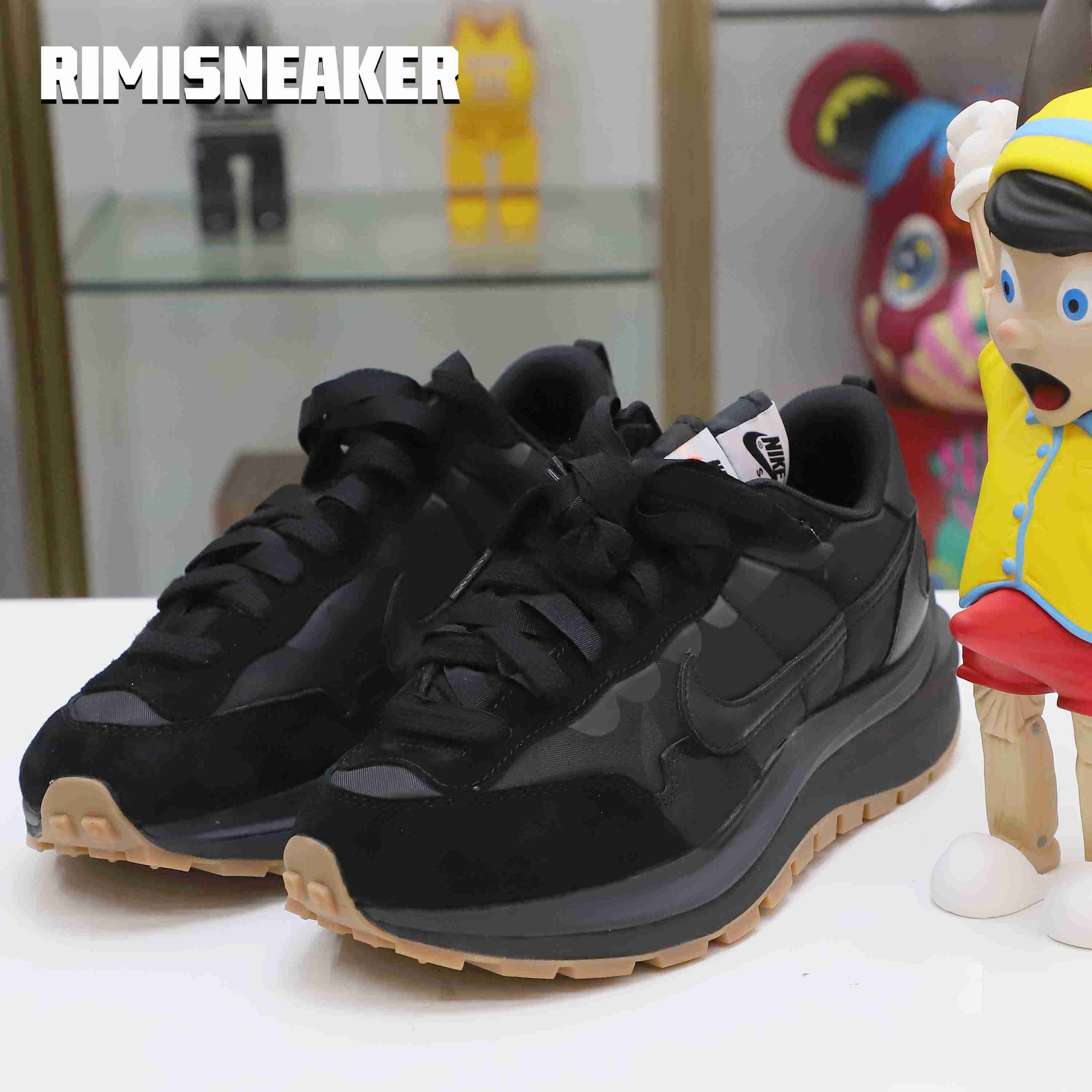 NIKE SACAI X VAPORWAFFLE ''BLACK GUM''