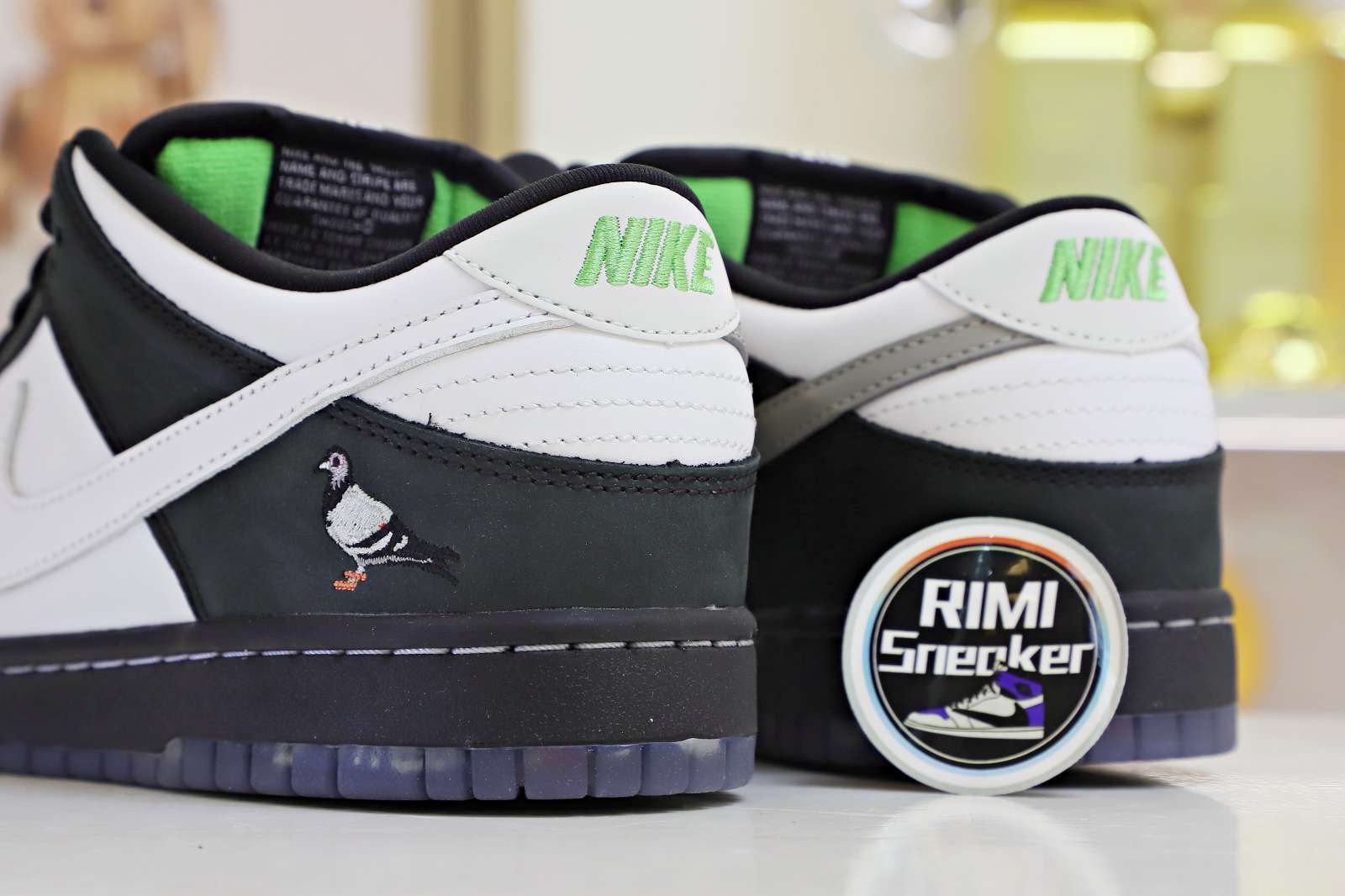 NIKE SB DUNK LOW STAPLE PANDA PIGEON (REGULAR BOX)