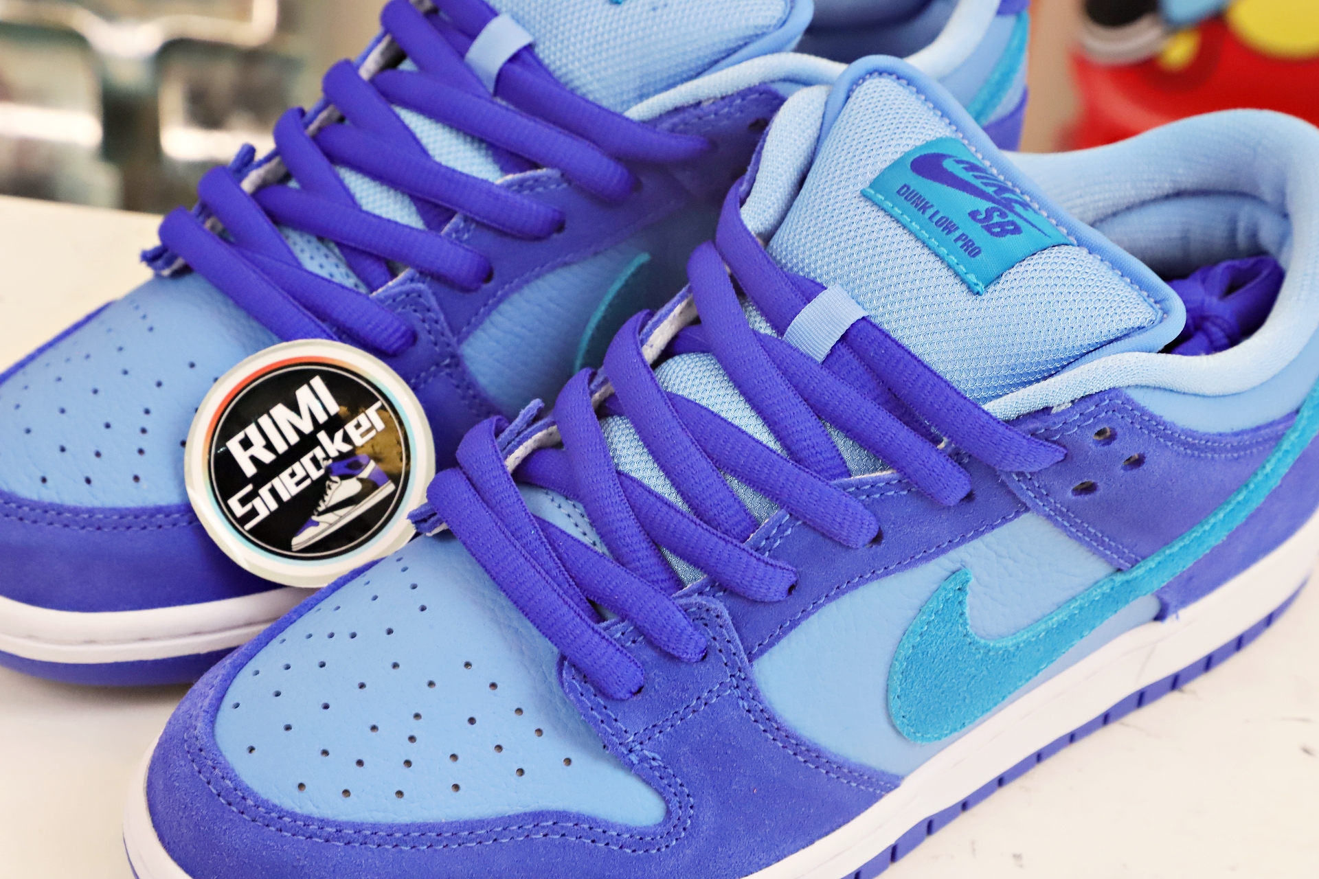 NIKE SB DUNK LOW BLUE RASPBERRY