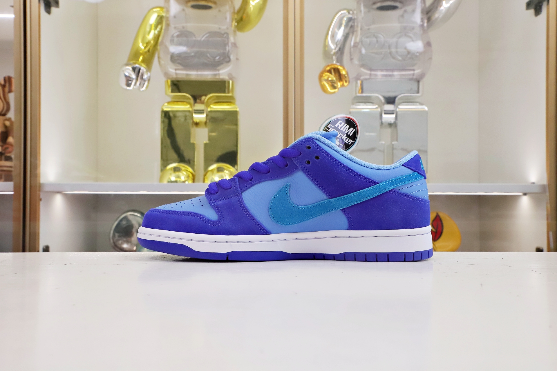 NIKE SB DUNK LOW BLUE RASPBERRY