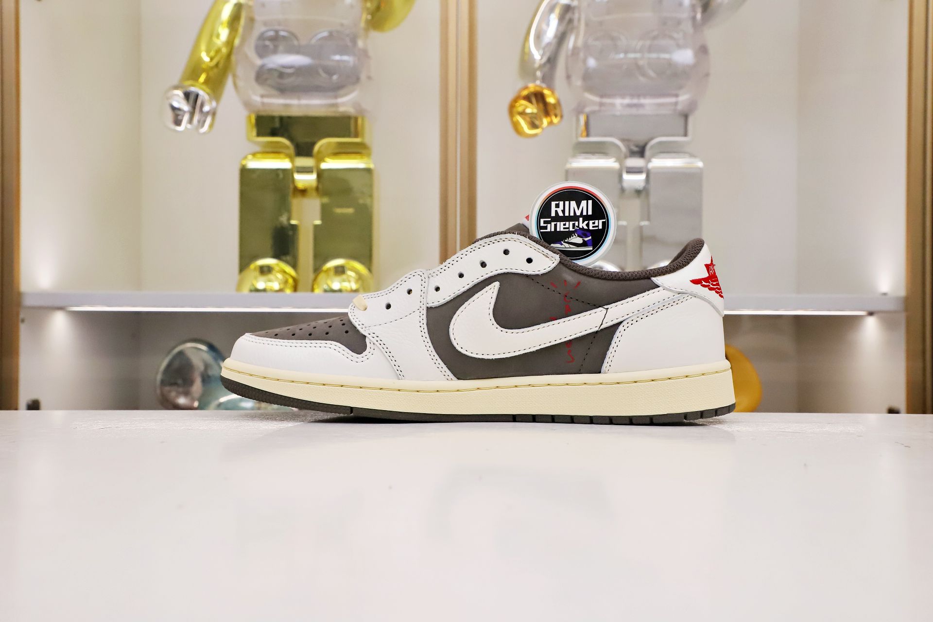 TRAVIS SCOTT X AIR JORDAN 1 LOW OG REVERSE MOCHA