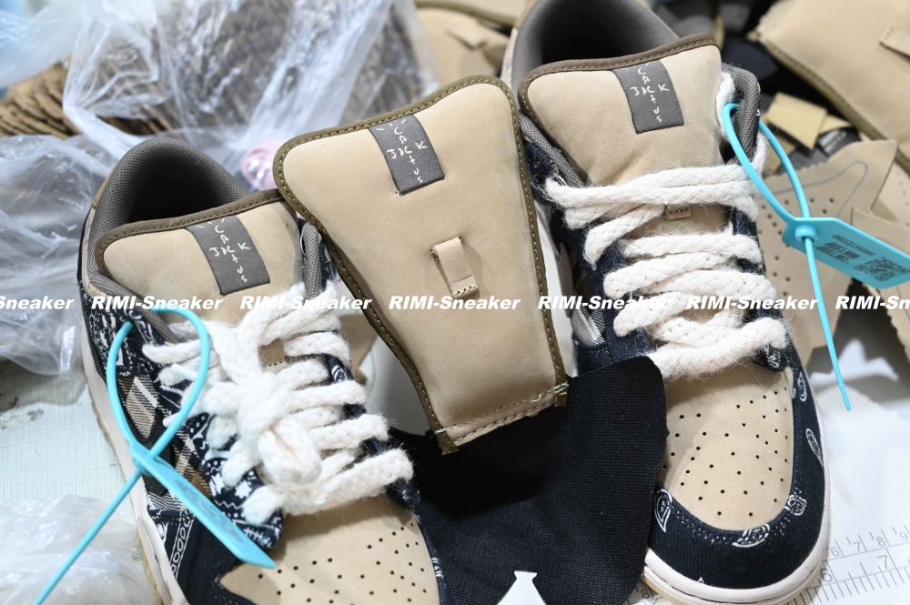 TRAVIS SCOTT X DUNK LOW PREMIUM QS SB 