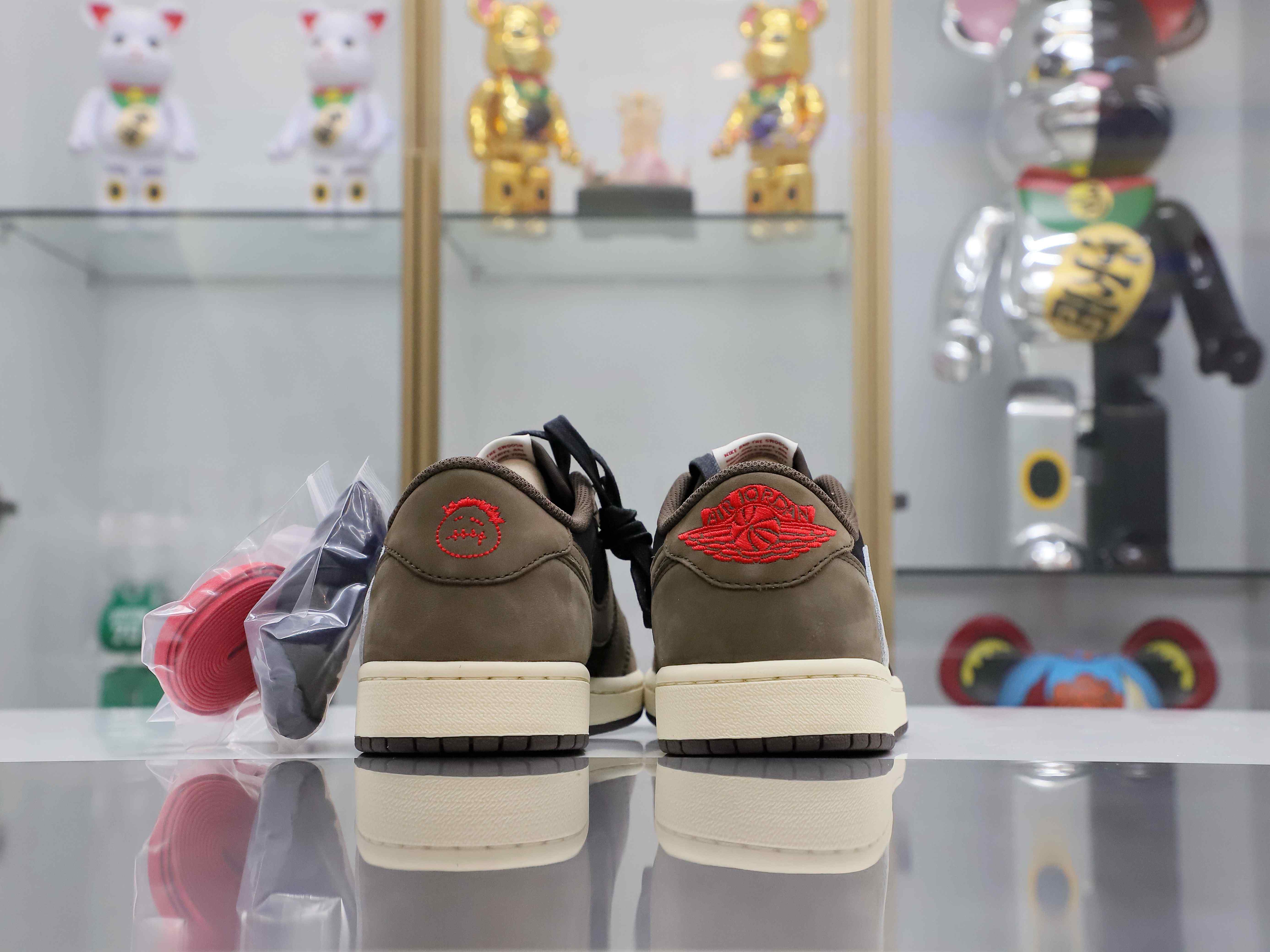 Travis Scott x Jordan Air Jordan 1Low OG TS SP