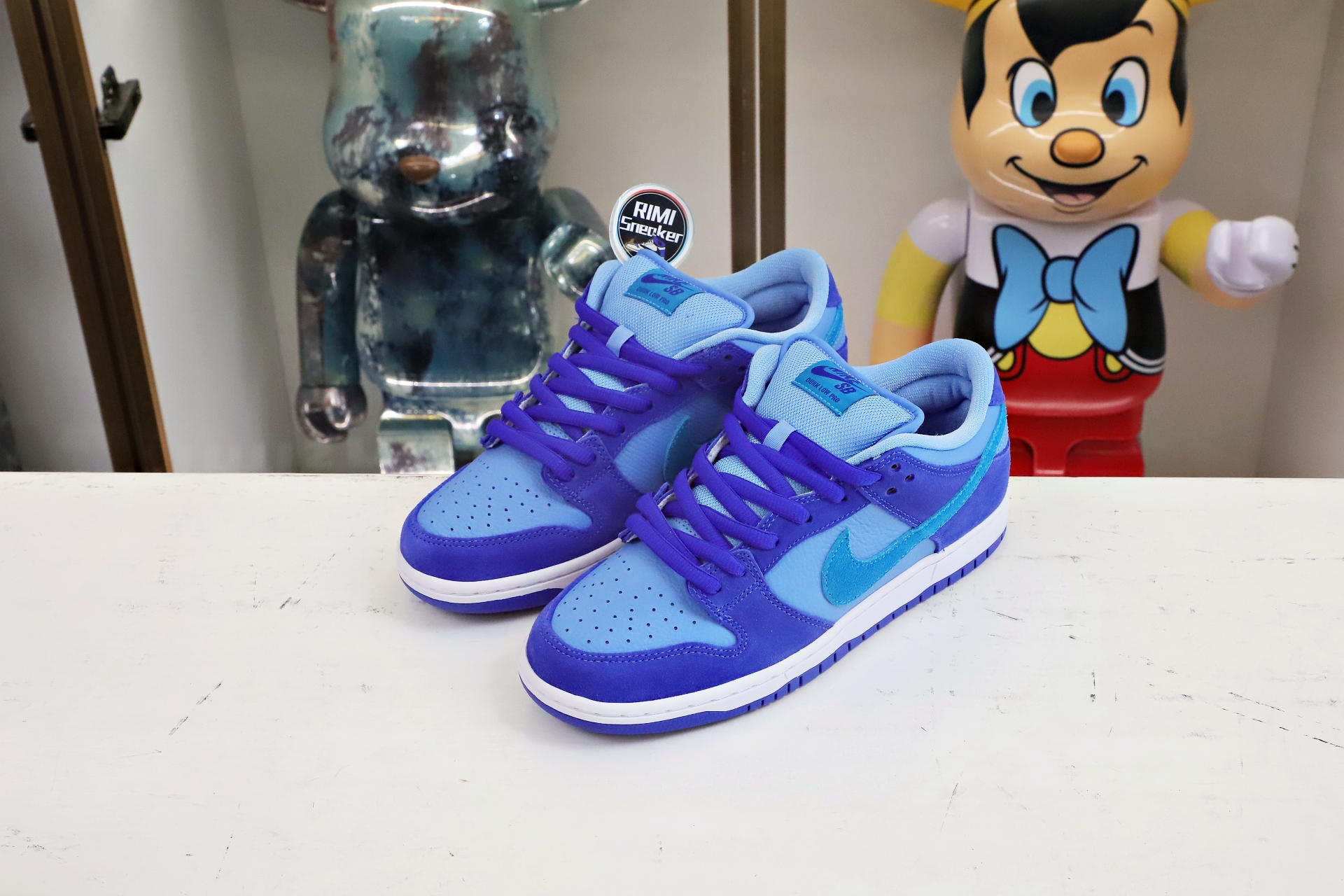 NIKE SB DUNK LOW BLUE RASPBERRY