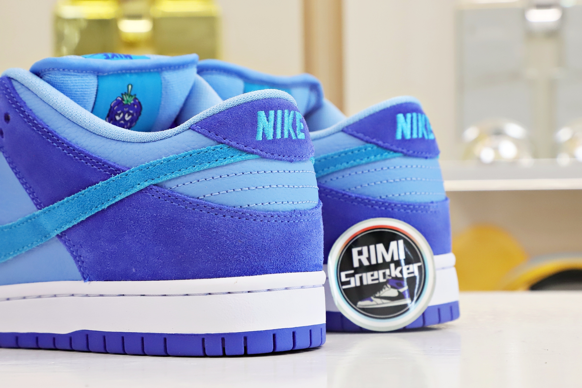 NIKE SB DUNK LOW BLUE RASPBERRY