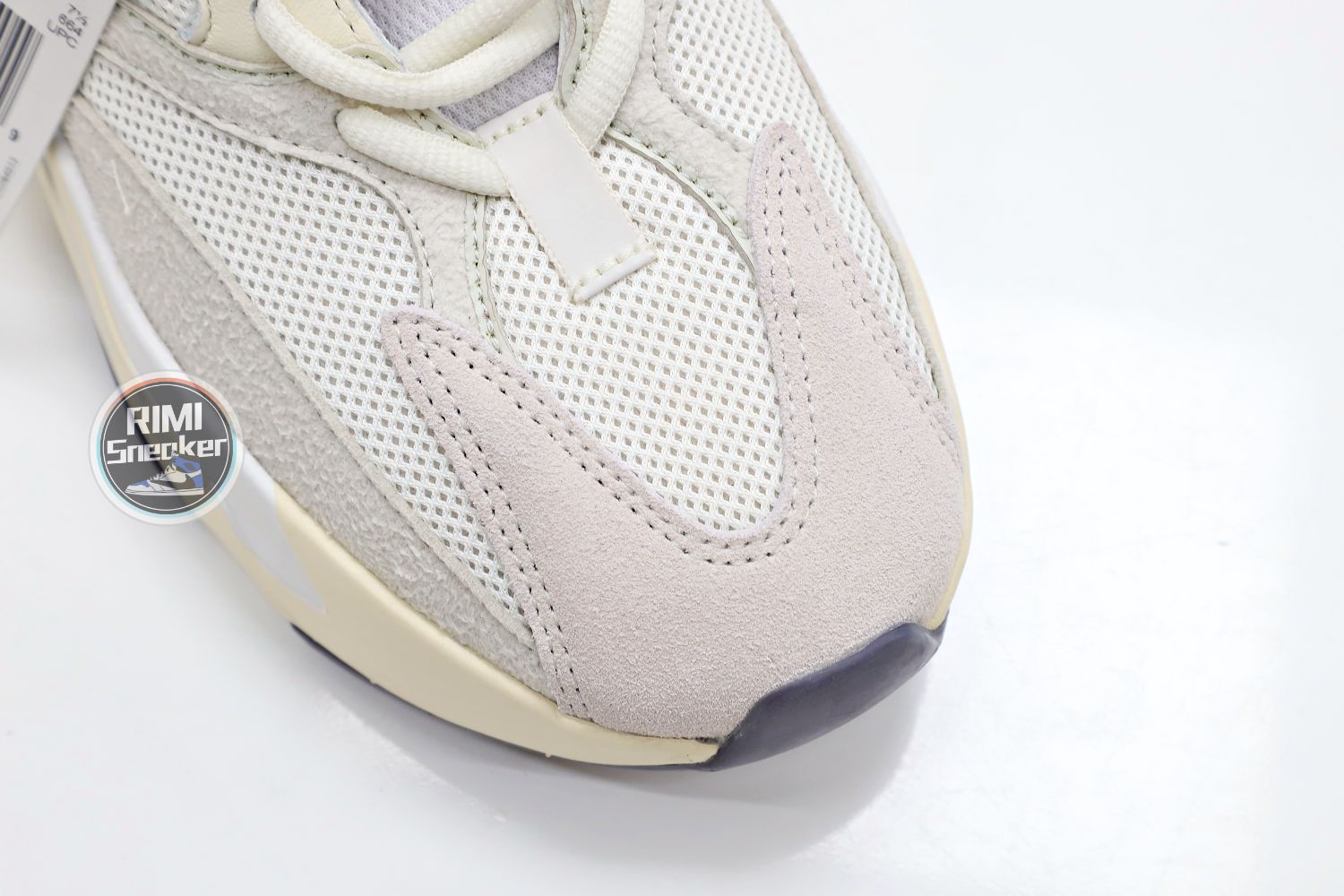 YEEZY BOOST 700 