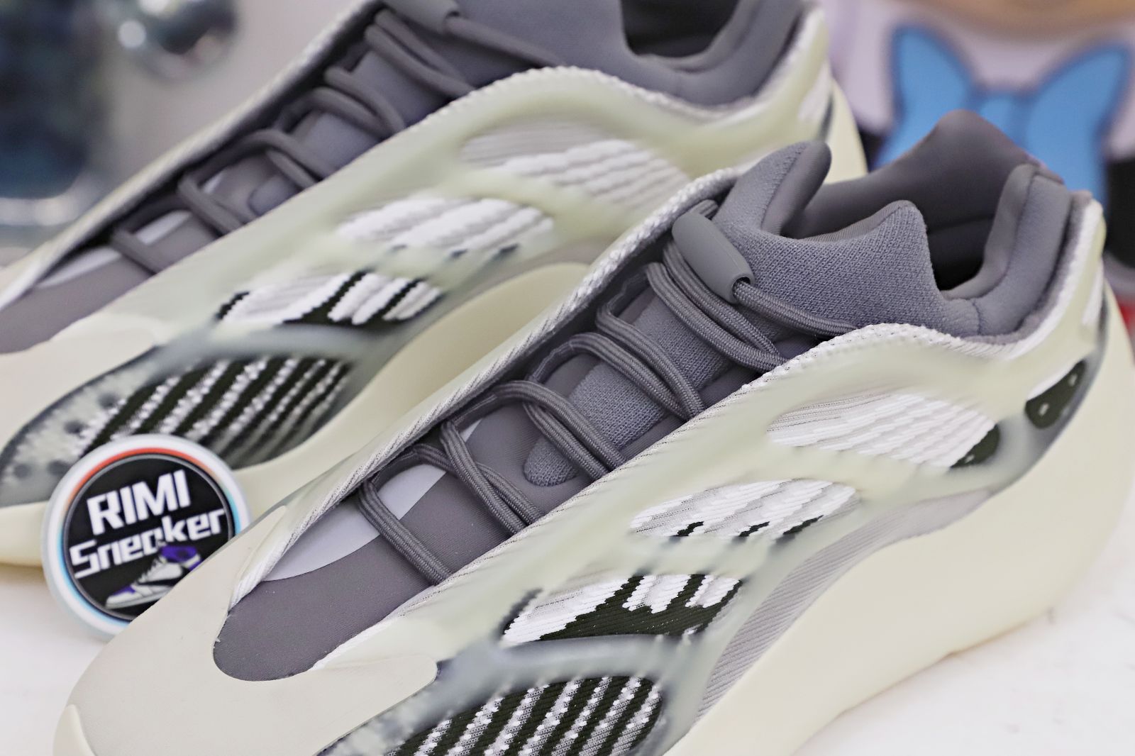 Yeezy 700 V3 ‘Fade Salt’ 2022