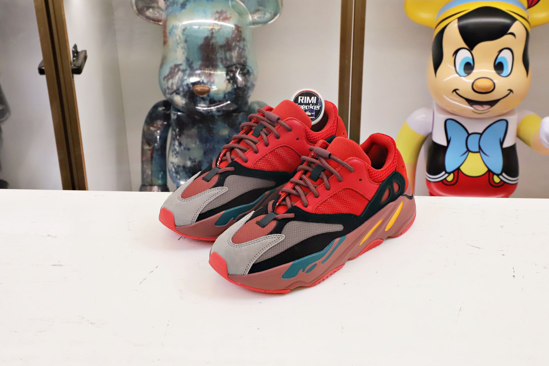 YEEZY BOOST 700 HI-RES RED HQ6979