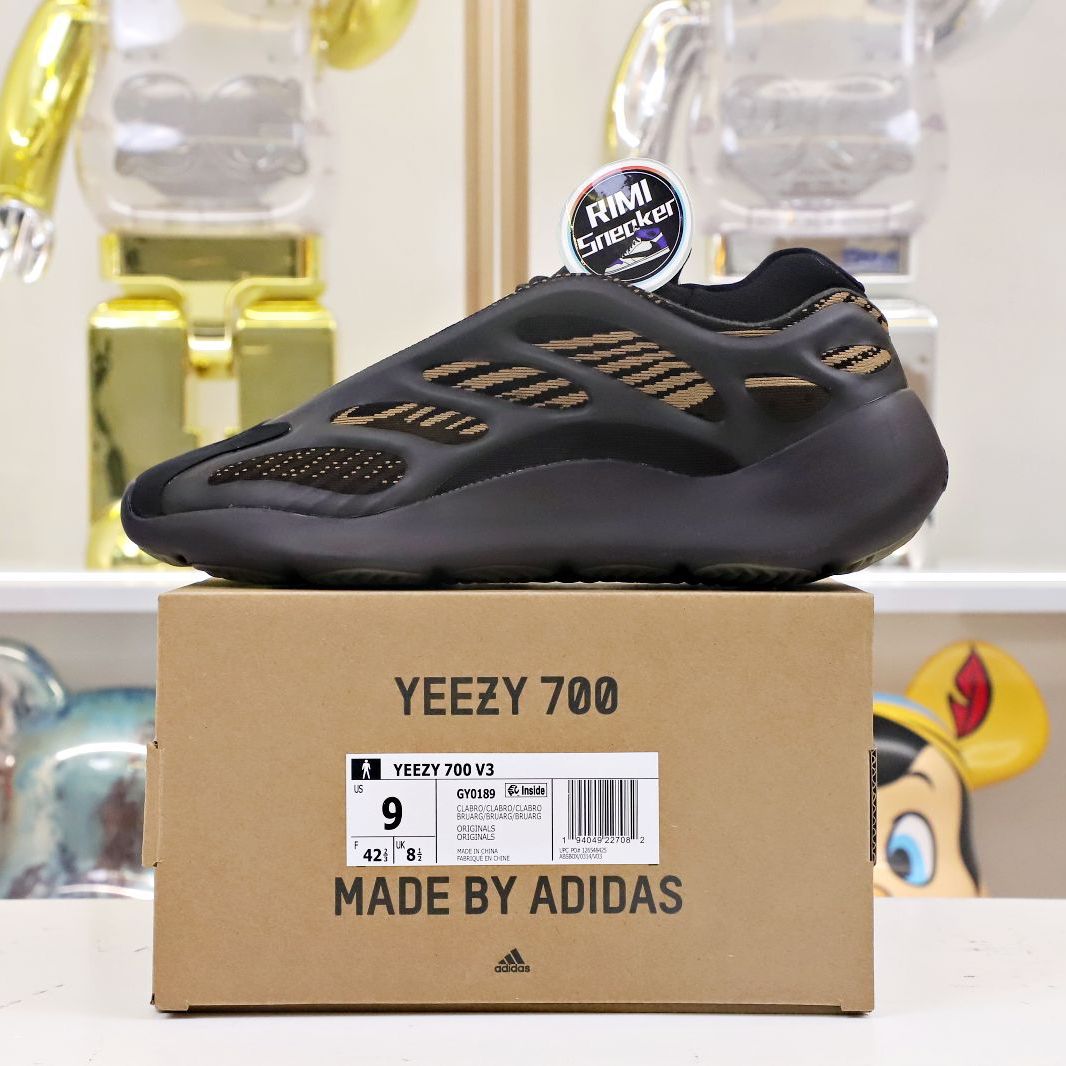 YEEZY 700 V3 ''CLAY BROWN''