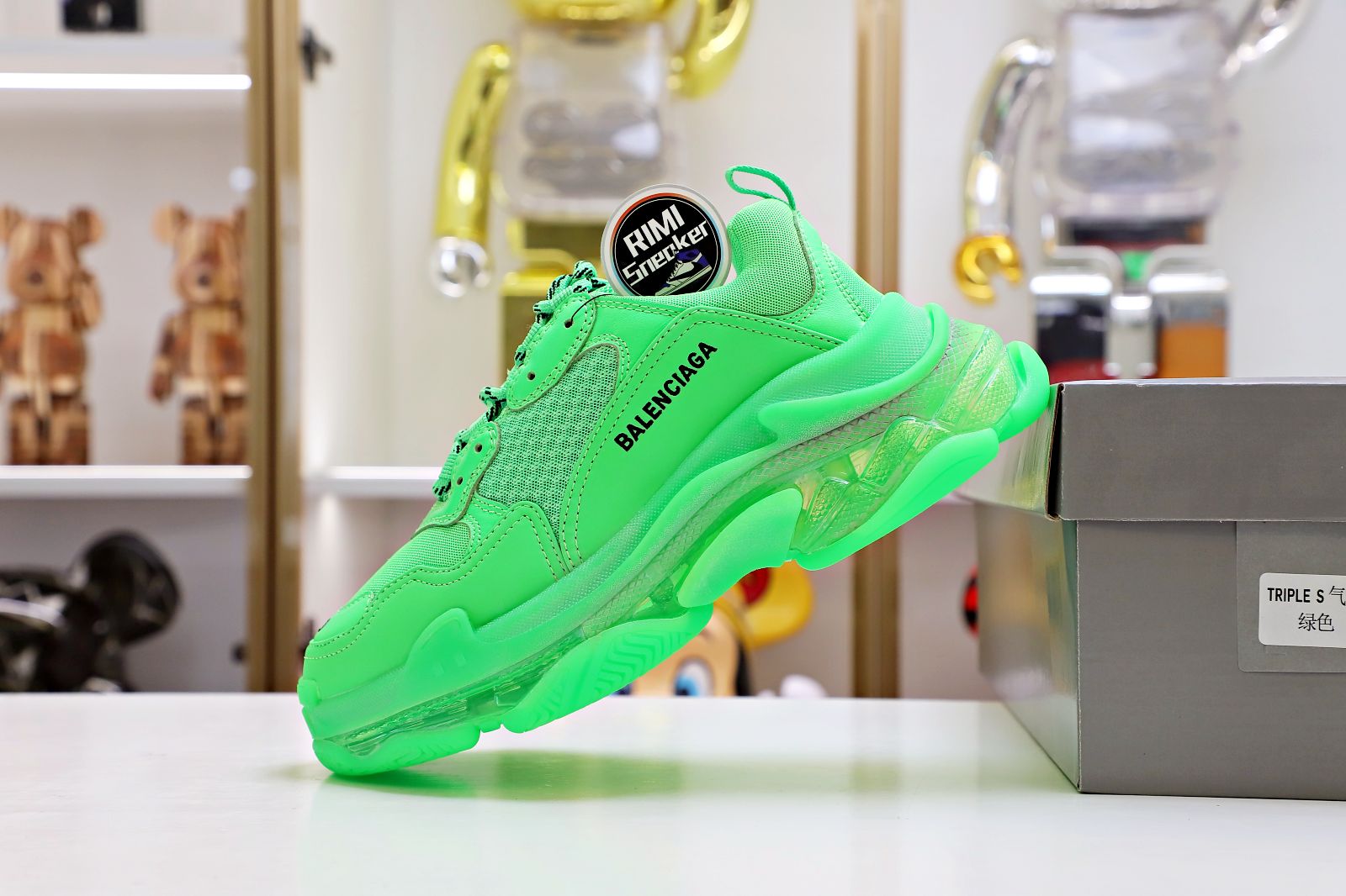 Balenciaga all sizes still in stock! Please contact customer service on iMessage/WhatsApp to purchase! TRIPLE S green