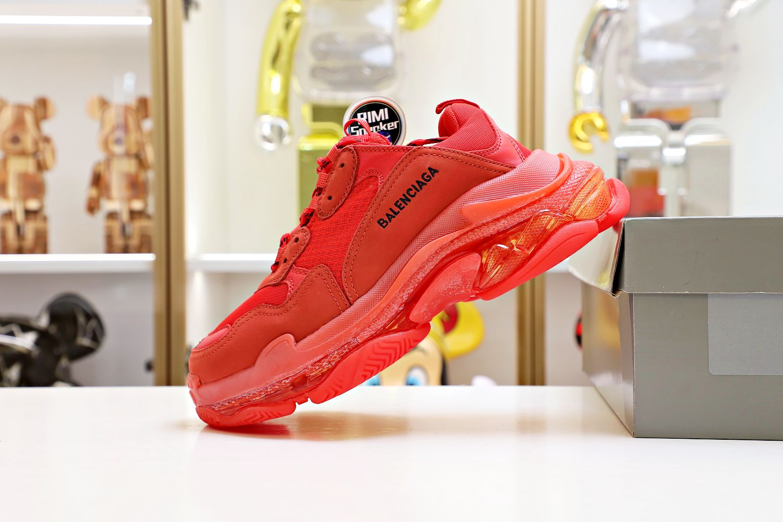 Balenciaga all sizes still in stock! Please contact customer service on iMessage/WhatsApp to purchase! TRIPLE S RED