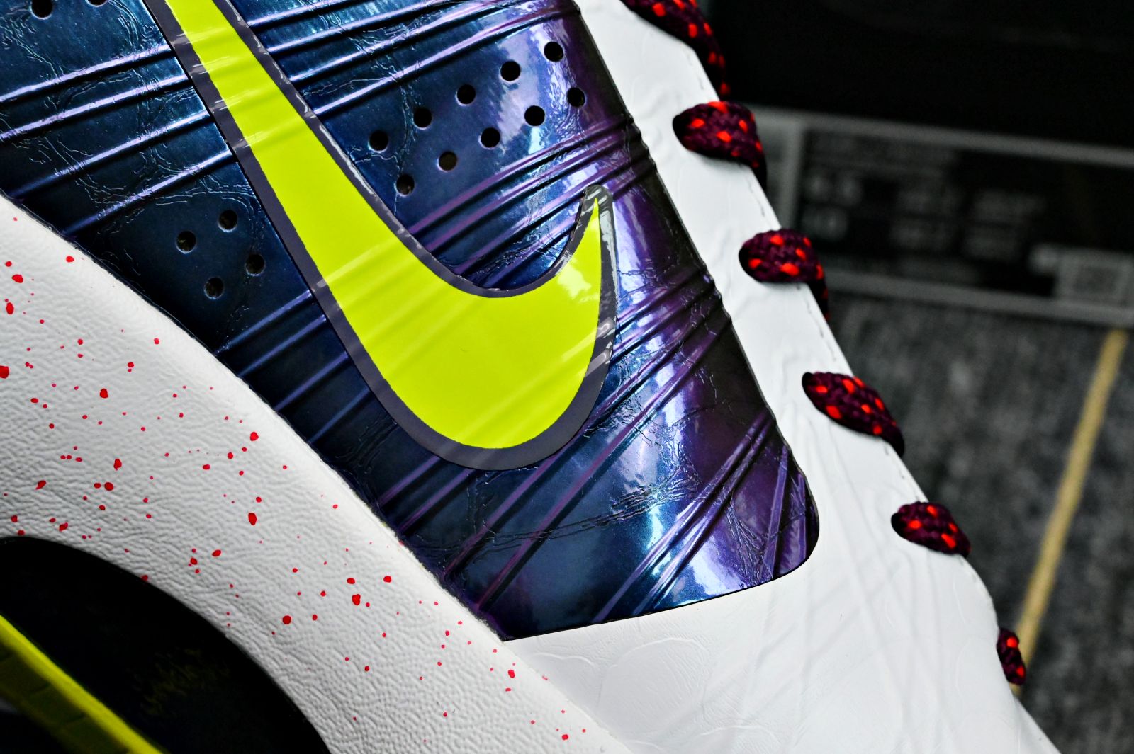 NIKE ZOOM KOBE 5 "Chaos"