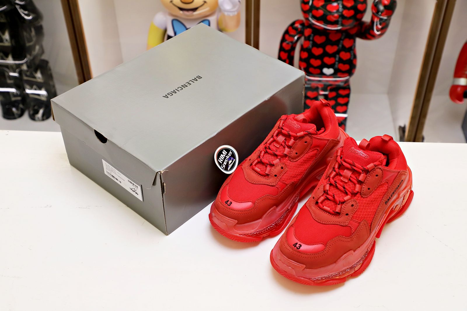 Balenciaga all sizes still in stock! Please contact customer service on iMessage/WhatsApp to purchase! TRIPLE S RED