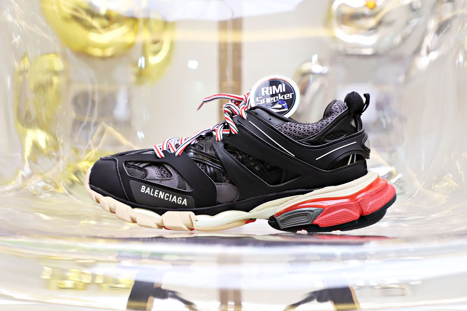 Balenciaga all sizes still in stock! Please contact customer service on iMessage/WhatsApp to purchase! TRACK TRAINER heihong