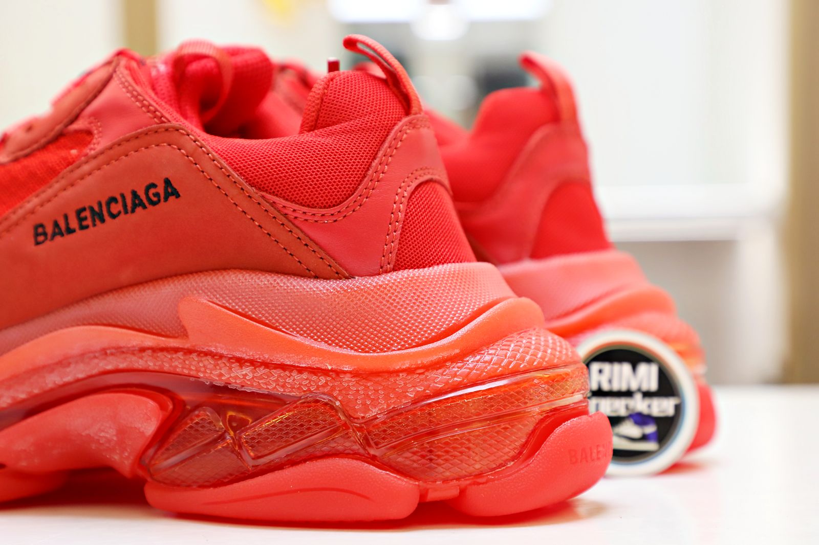 Balenciaga all sizes still in stock! Please contact customer service on iMessage/WhatsApp to purchase! TRIPLE S RED