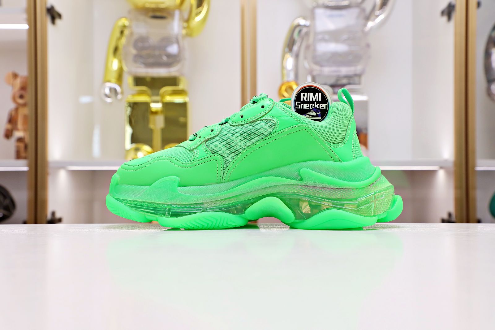 Balenciaga all sizes still in stock! Please contact customer service on iMessage/WhatsApp to purchase! TRIPLE S green