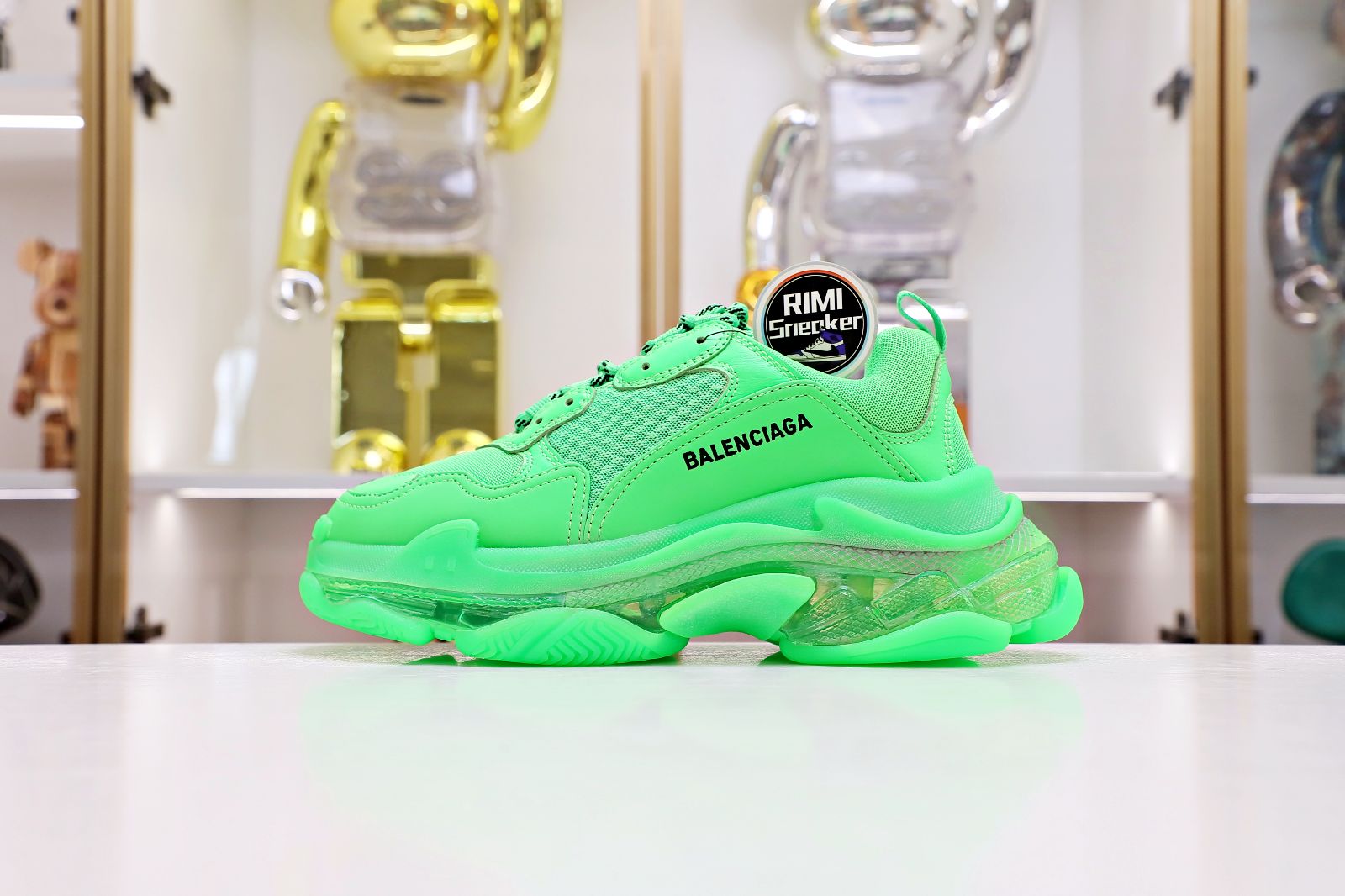 Balenciaga all sizes still in stock! Please contact customer service on iMessage/WhatsApp to purchase! TRIPLE S green