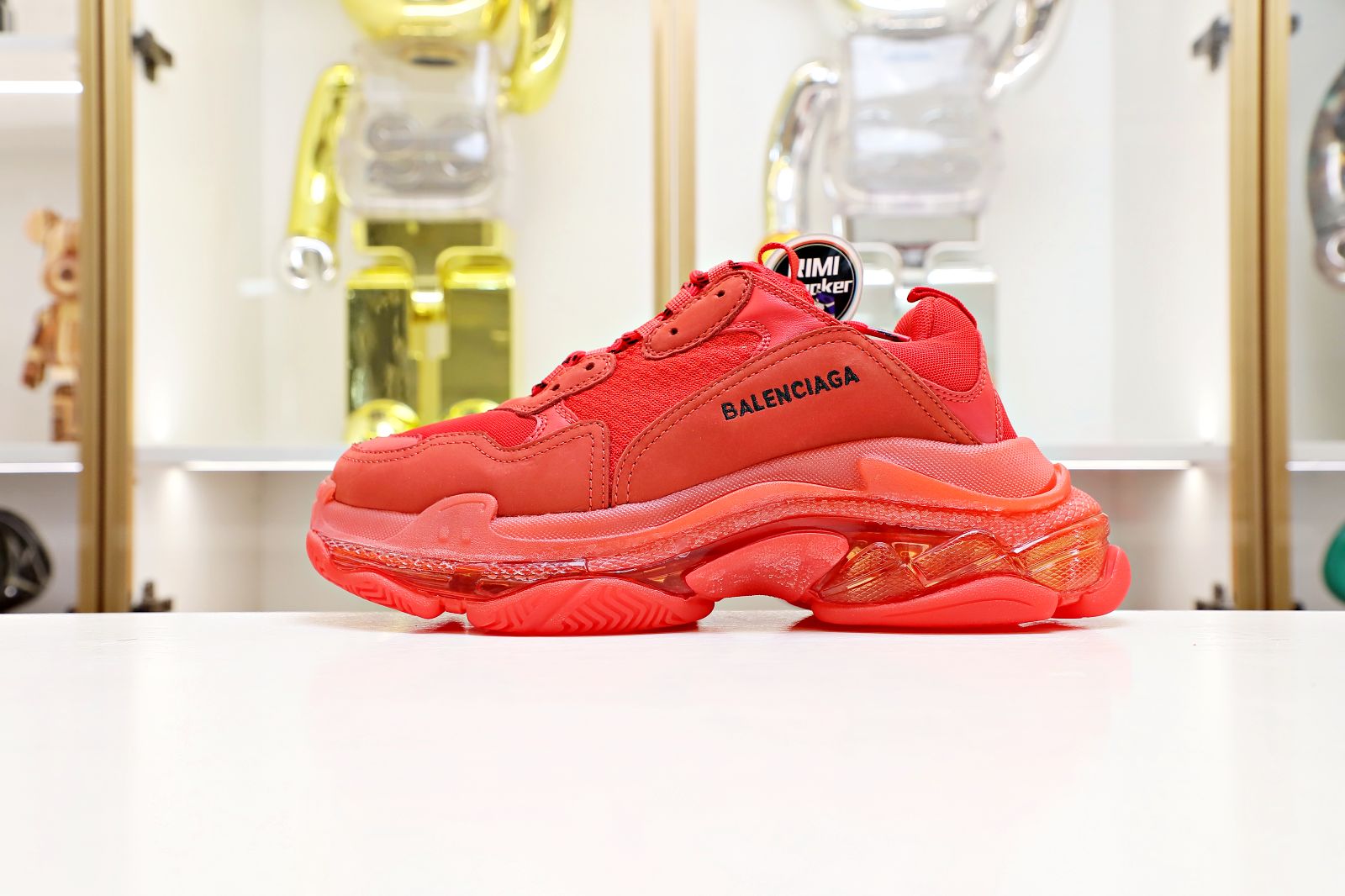 Balenciaga all sizes still in stock! Please contact customer service on iMessage/WhatsApp to purchase! TRIPLE S RED