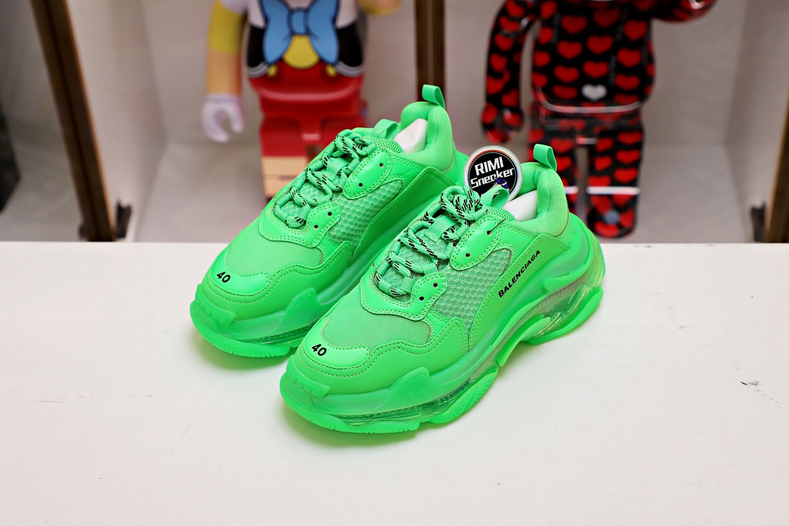 Balenciaga all sizes still in stock! Please contact customer service on iMessage/WhatsApp to purchase! TRIPLE S green