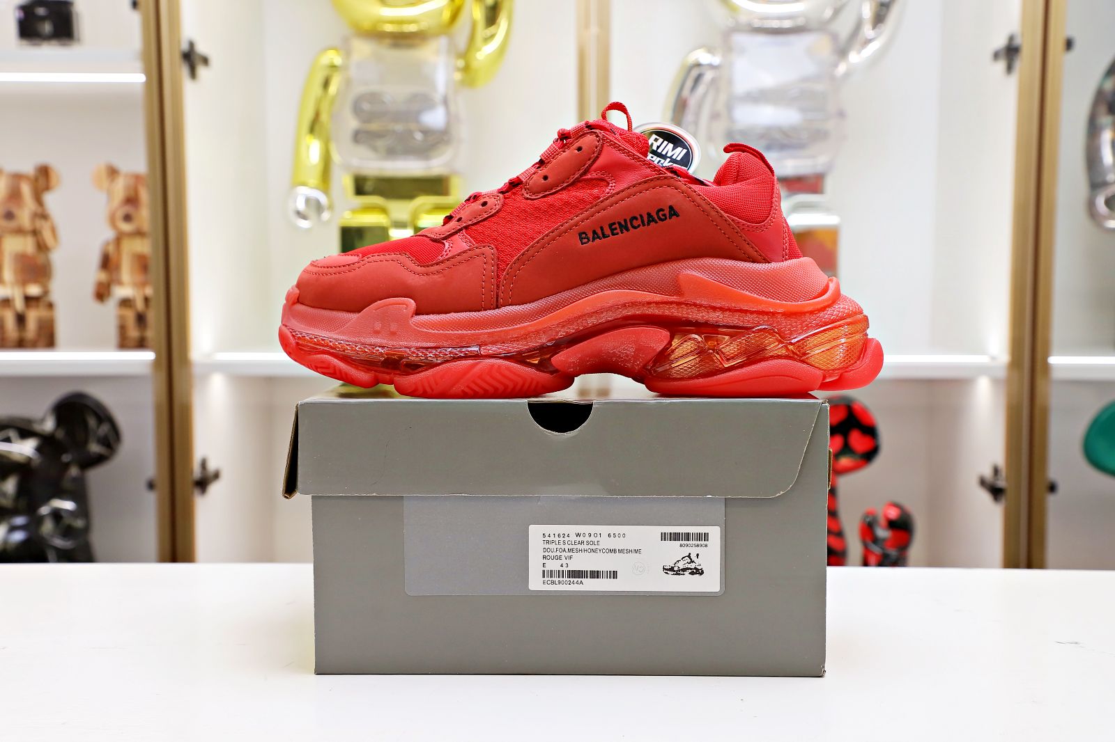 Balenciaga all sizes still in stock! Please contact customer service on iMessage/WhatsApp to purchase! TRIPLE S RED