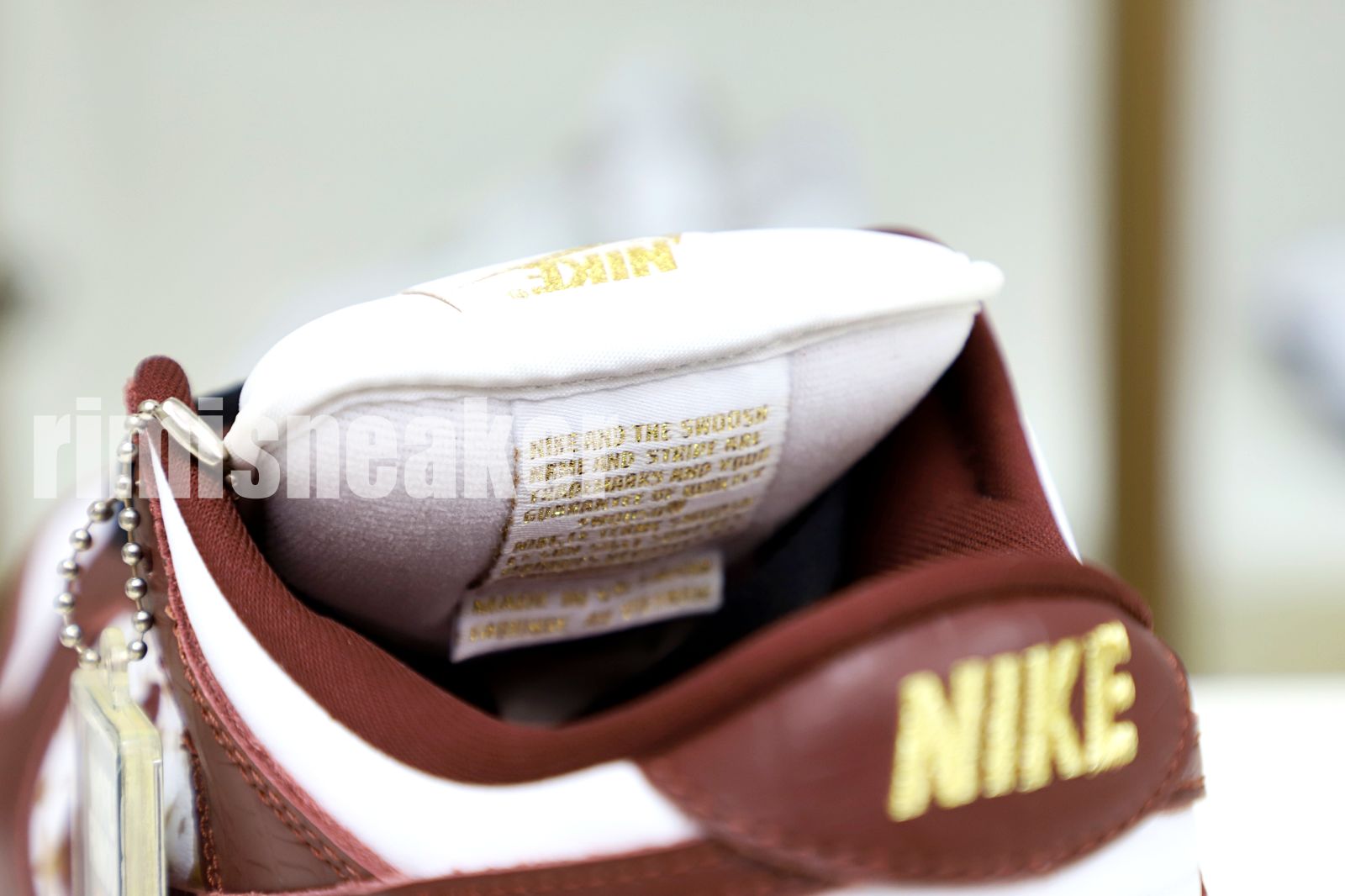 Supreme x Nike SB Dunk Low "Barkroot Brown"