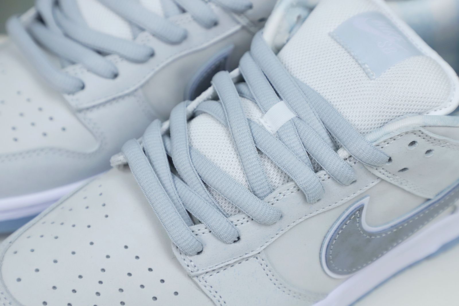 Concepts x Nike SB Dunk Low White Lobster"