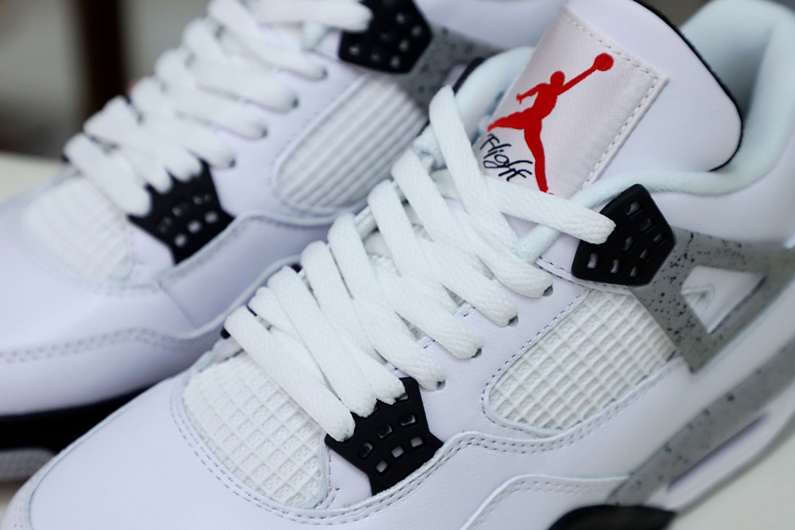 Air Jordan 4 Retro White Cement 2016