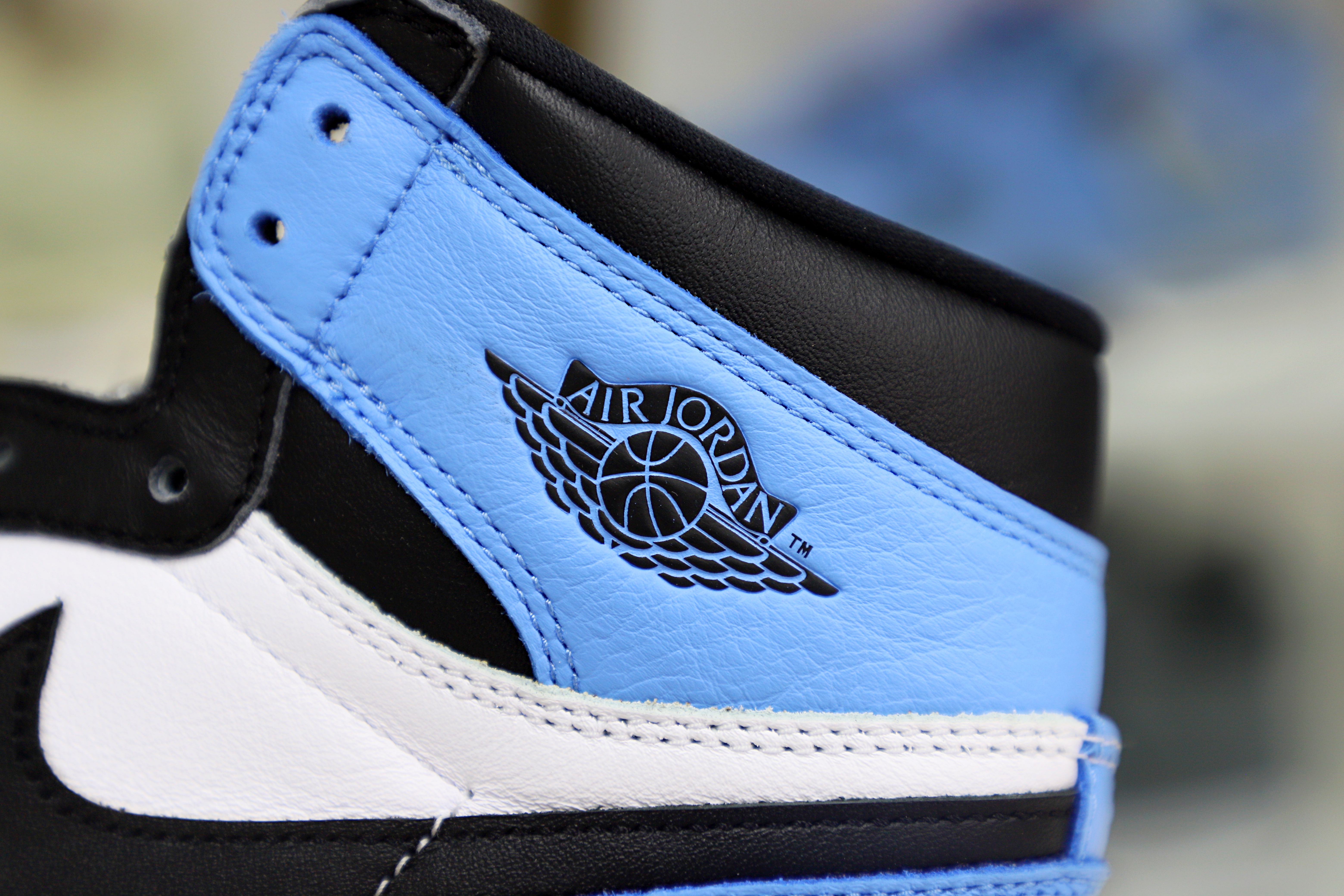 Air Jordan 1 High OG“University Blue