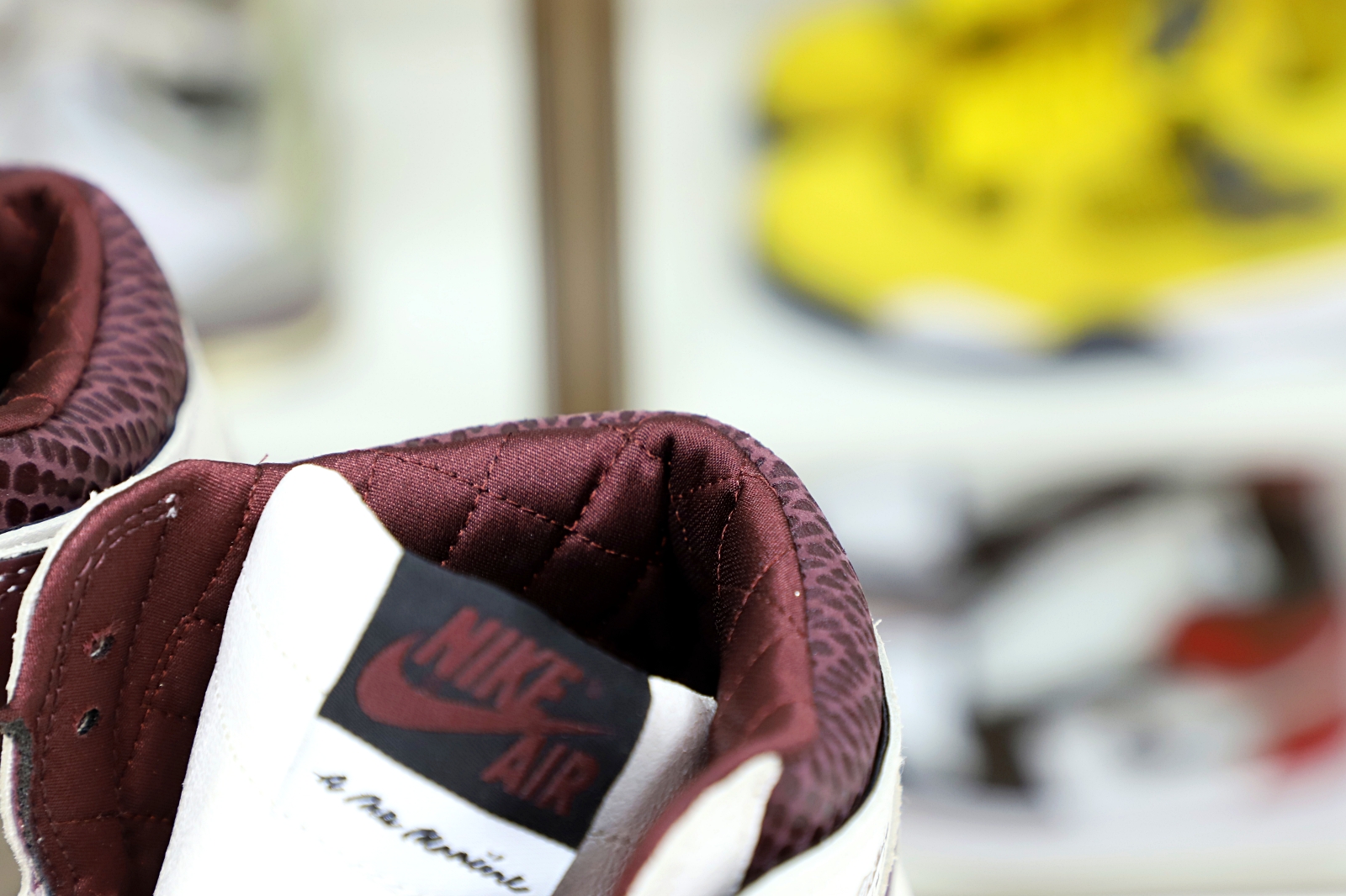 ordan Air Jordan1 retro high og sp "sail and burgundy"