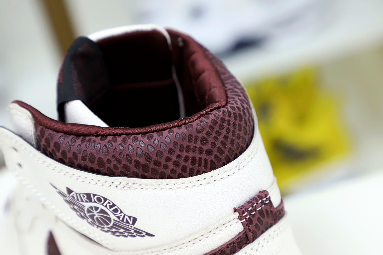 ordan Air Jordan1 retro high og sp "sail and burgundy"