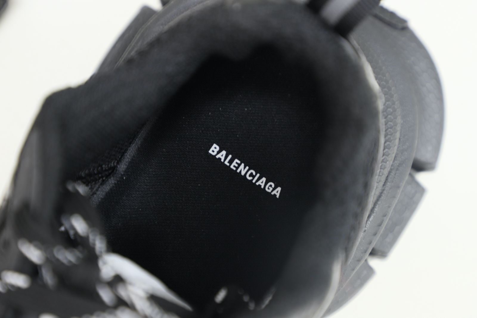 Balenciaga all sizes still in stock! Please contact customer service on iMessage/WhatsApp to purchase! BLGA 3XL