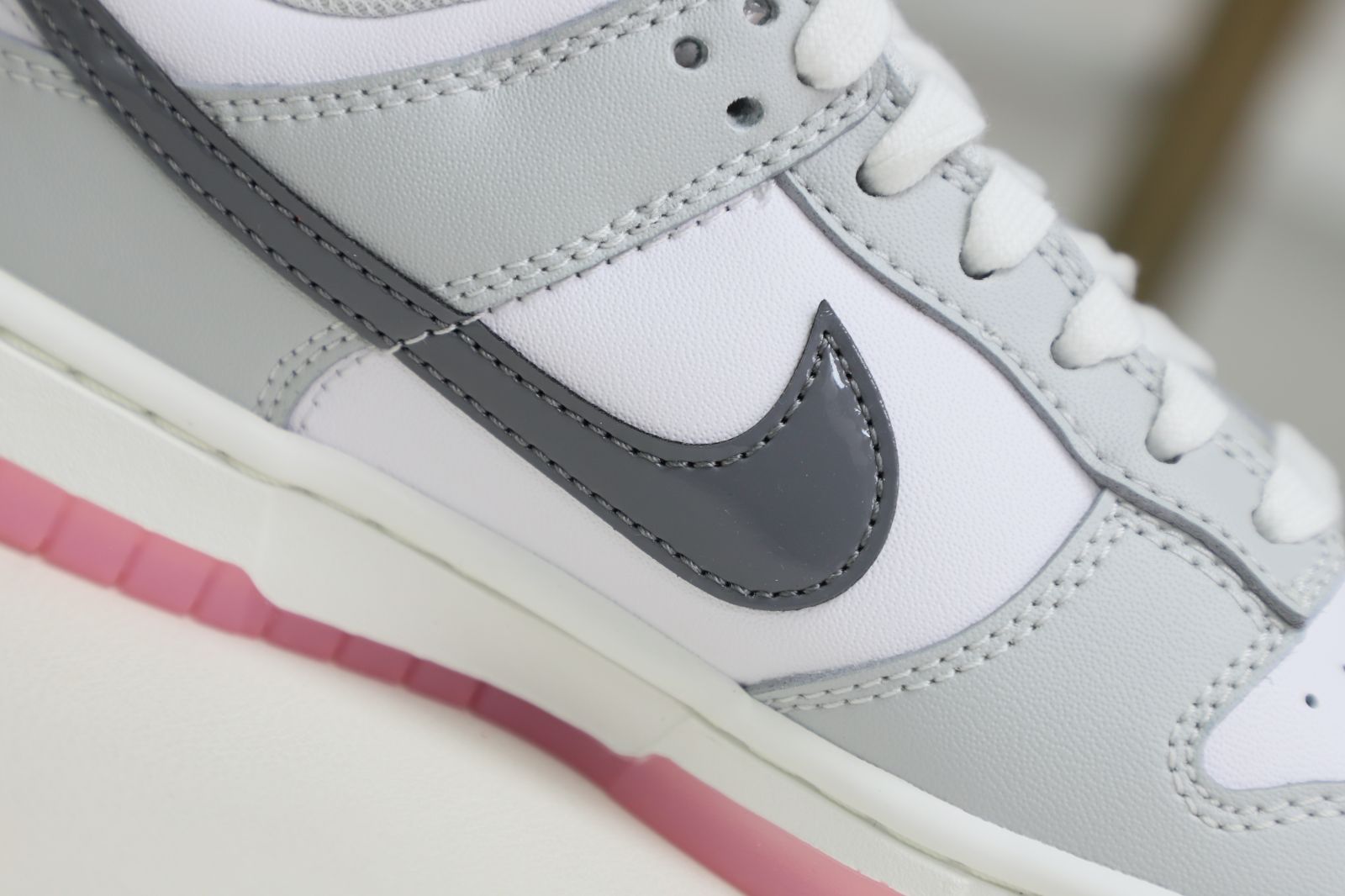 Nike Dunk Low"SummitWhite and Pink Foam"