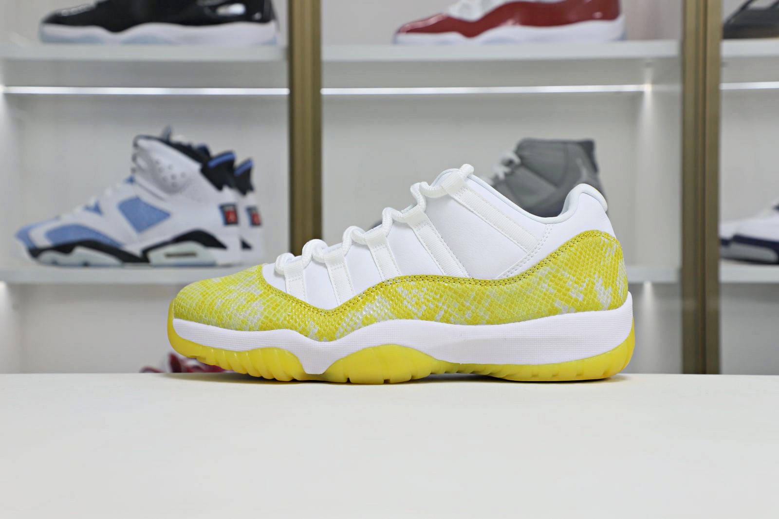 Air Jordan 11 Retro Low"Yellow Snakeskin"