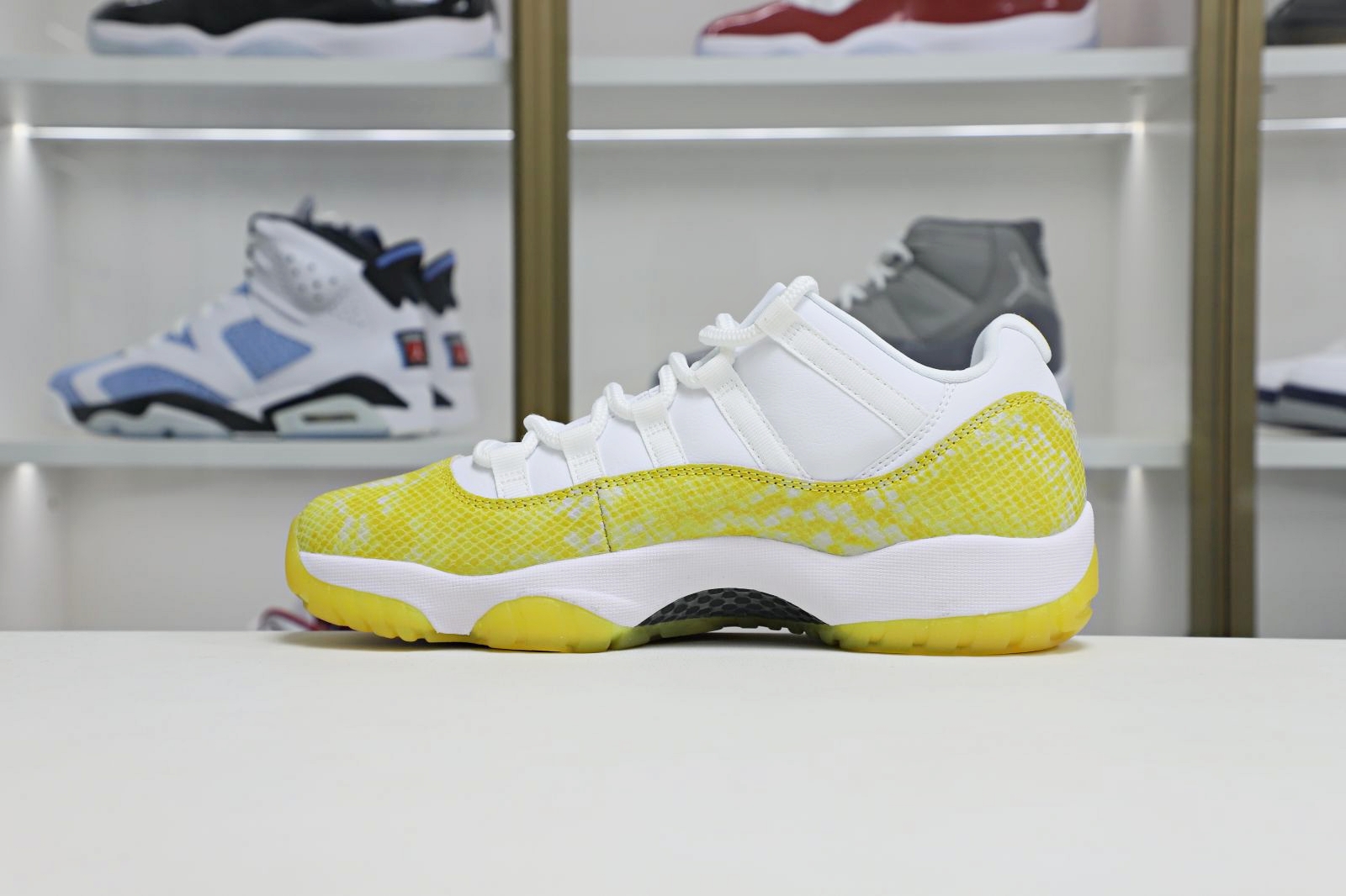 Air Jordan 11 Retro Low"Yellow Snakeskin"